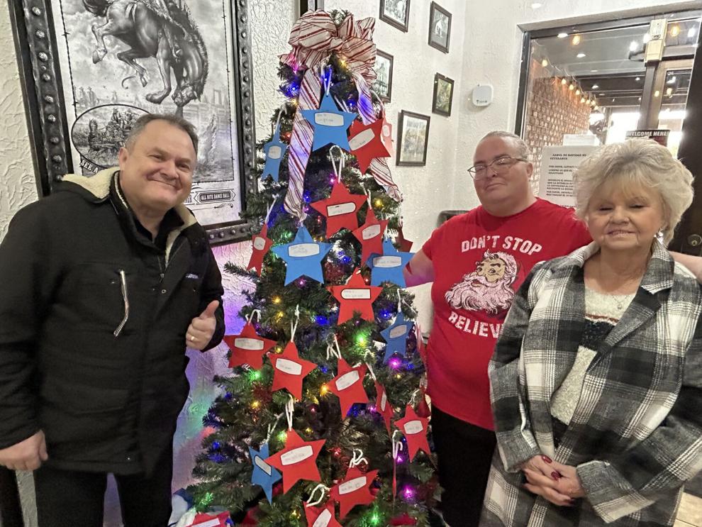 Duo works to spread Christmas spirit to St. George veterans