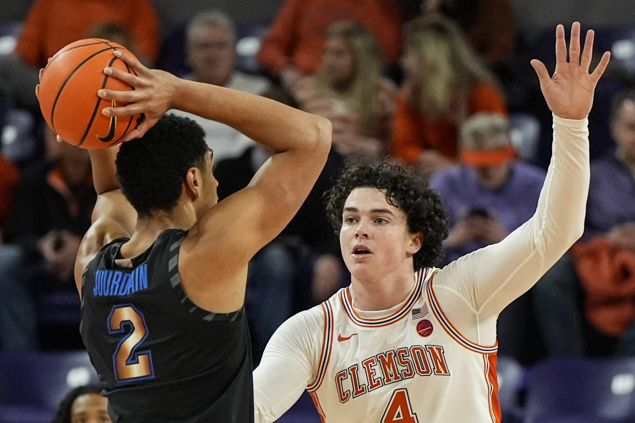 Hunter's 3-point shooting leads Memphis to 87-82 OT win at No. 16 Clemson