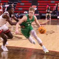 Utah Valley storms back for program-best 6th straight conference win