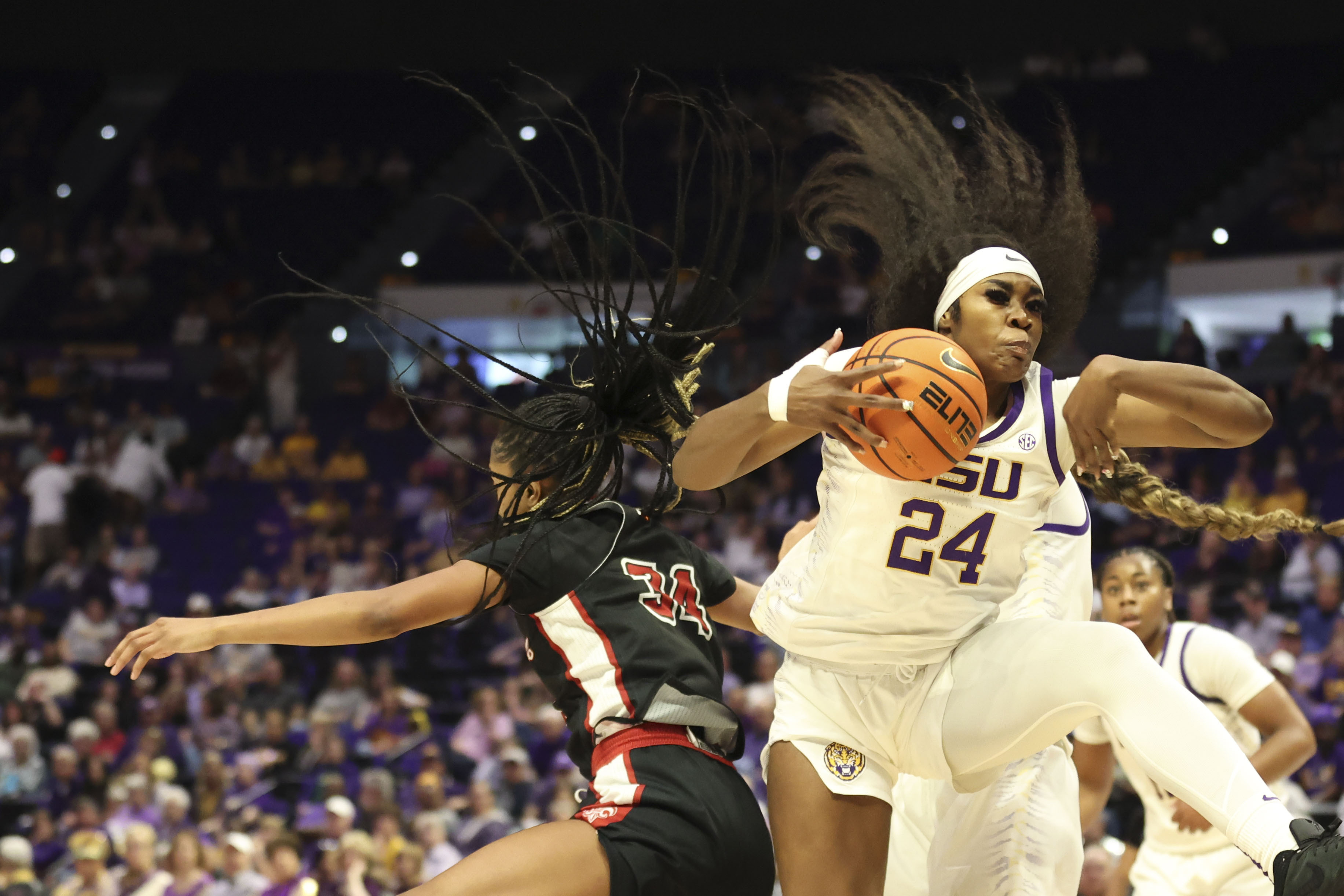 Wolfenbarger, Morrow lead No. 4 LSU past Louisiana-Lafayette 85-57