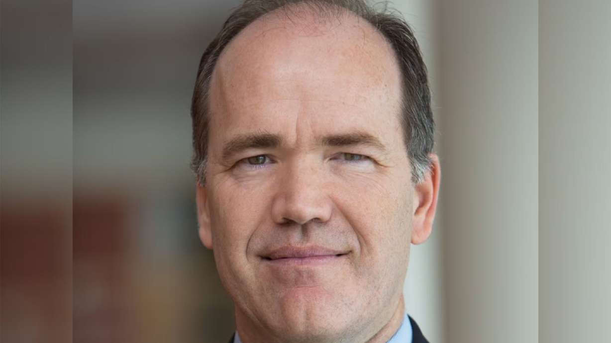 Dr. Bob S. Carter is the new University of Utah Health CEO and school vice president.