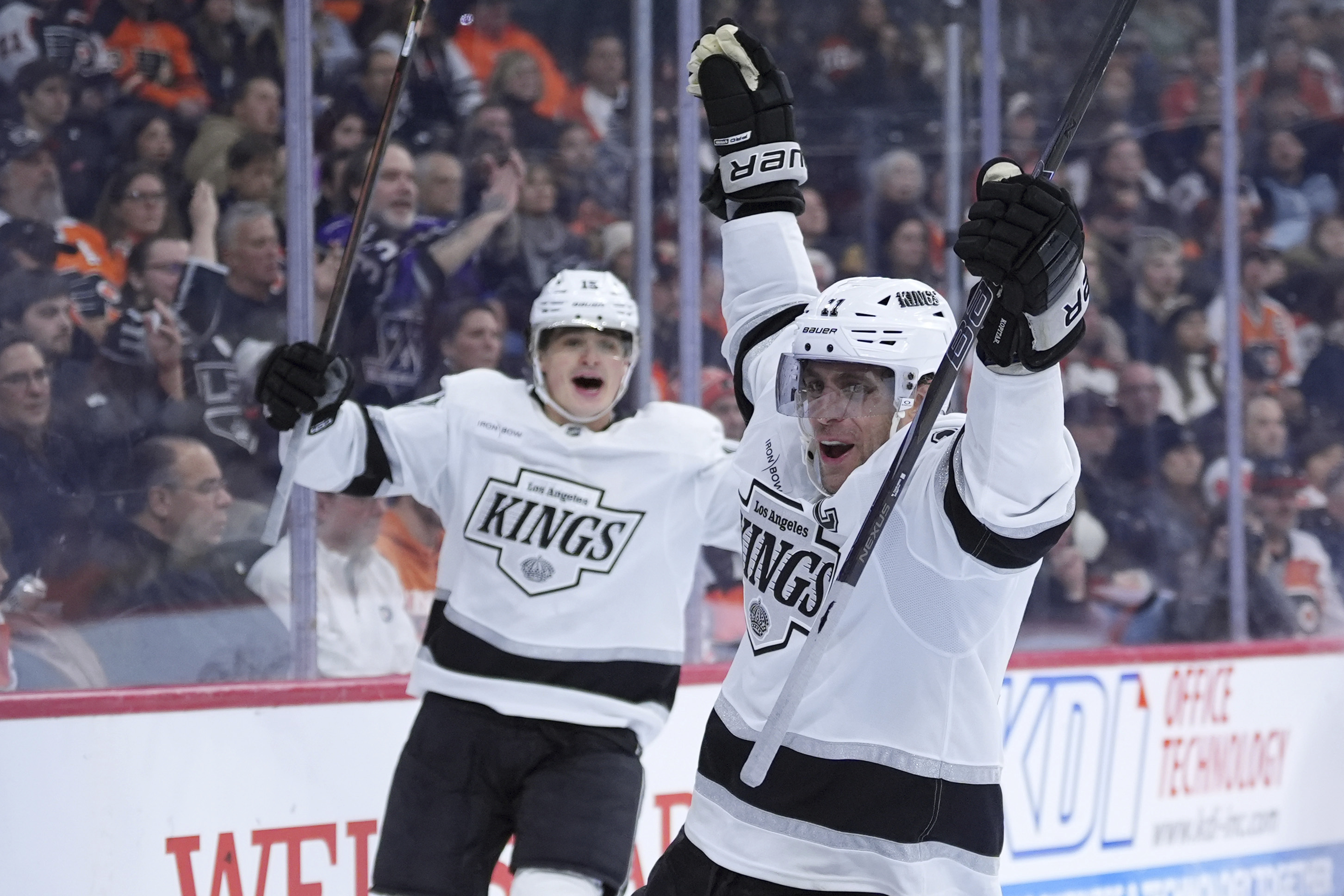 Kopitar, Fiala each score a pair as Kings rally past Flyers 7-3