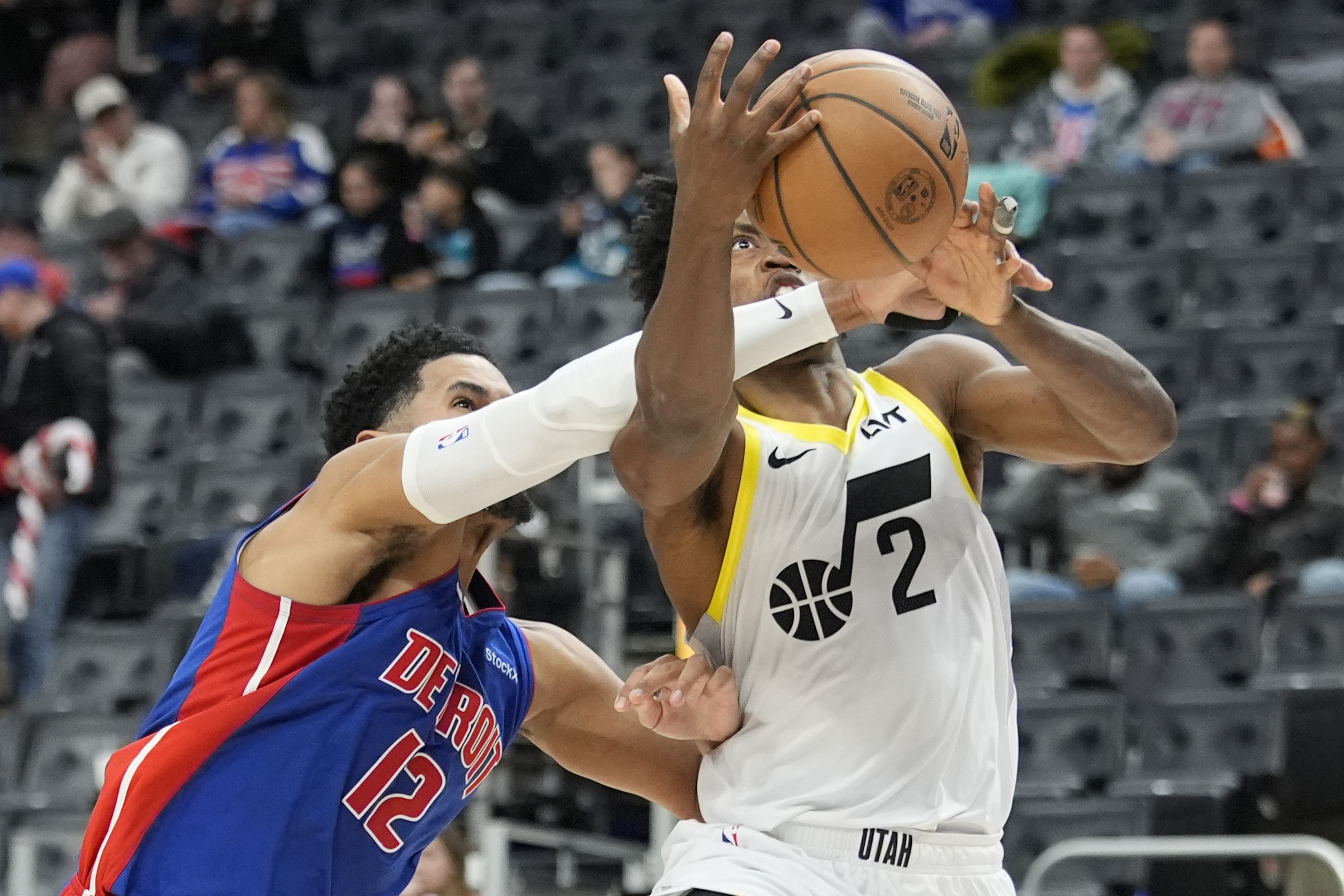 Jazz hold off Pistons in 'super physical, chippy, ugly, nasty' game