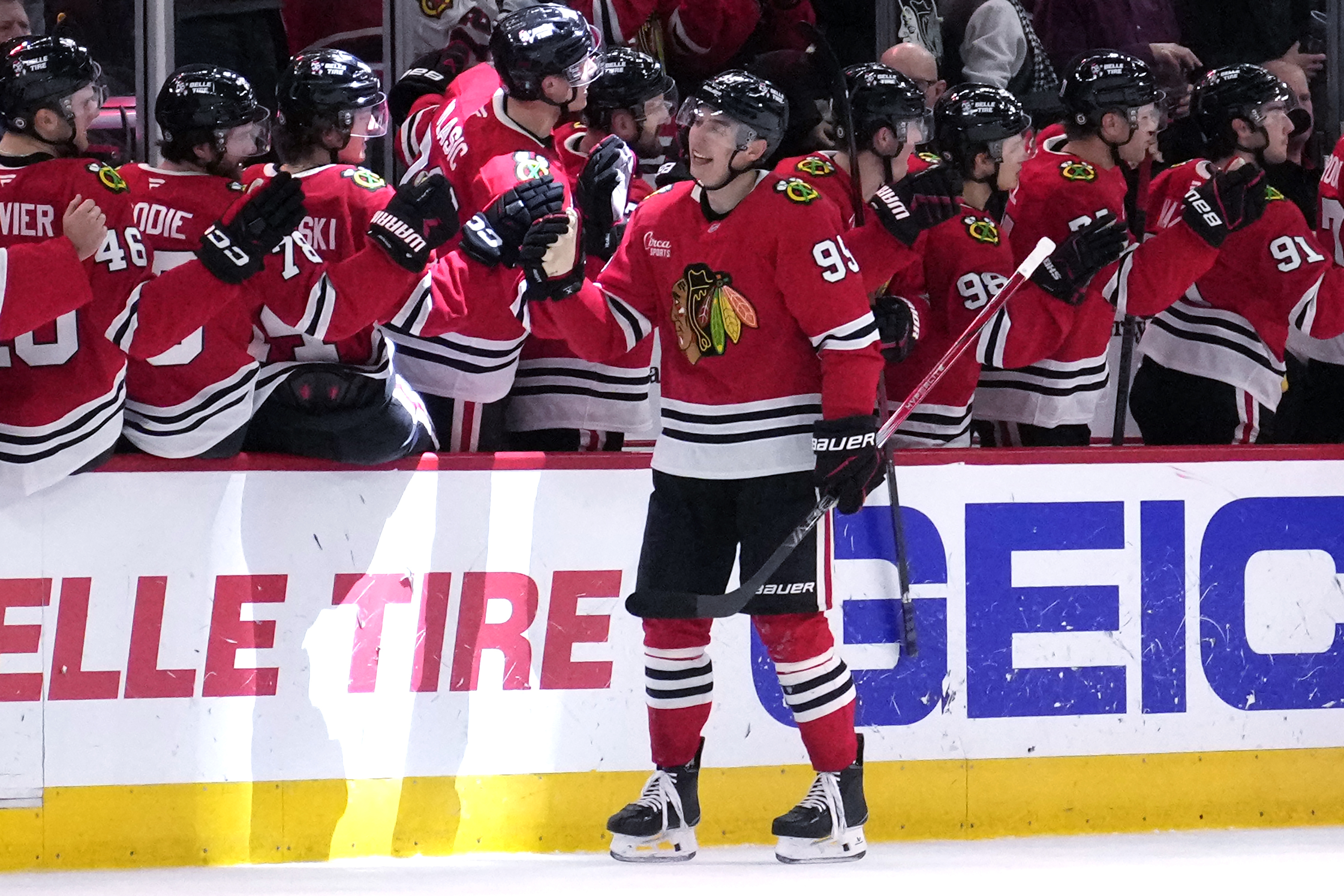 Mikheyev stars as the Blackhawks beat the Kraken 3-1 for their 3rd straight win