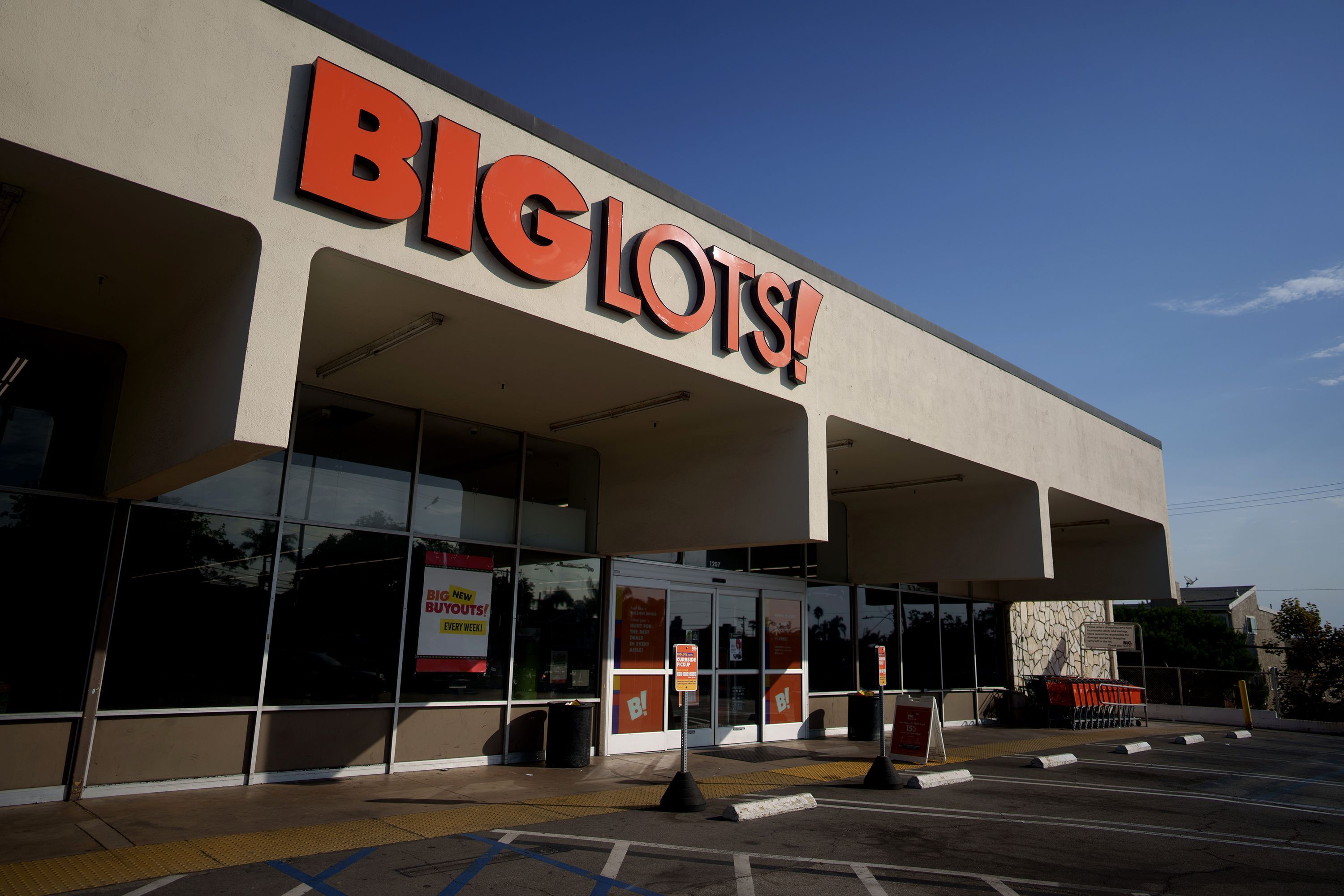 Big Lots to start 'going out of business' sales at its remaining locations