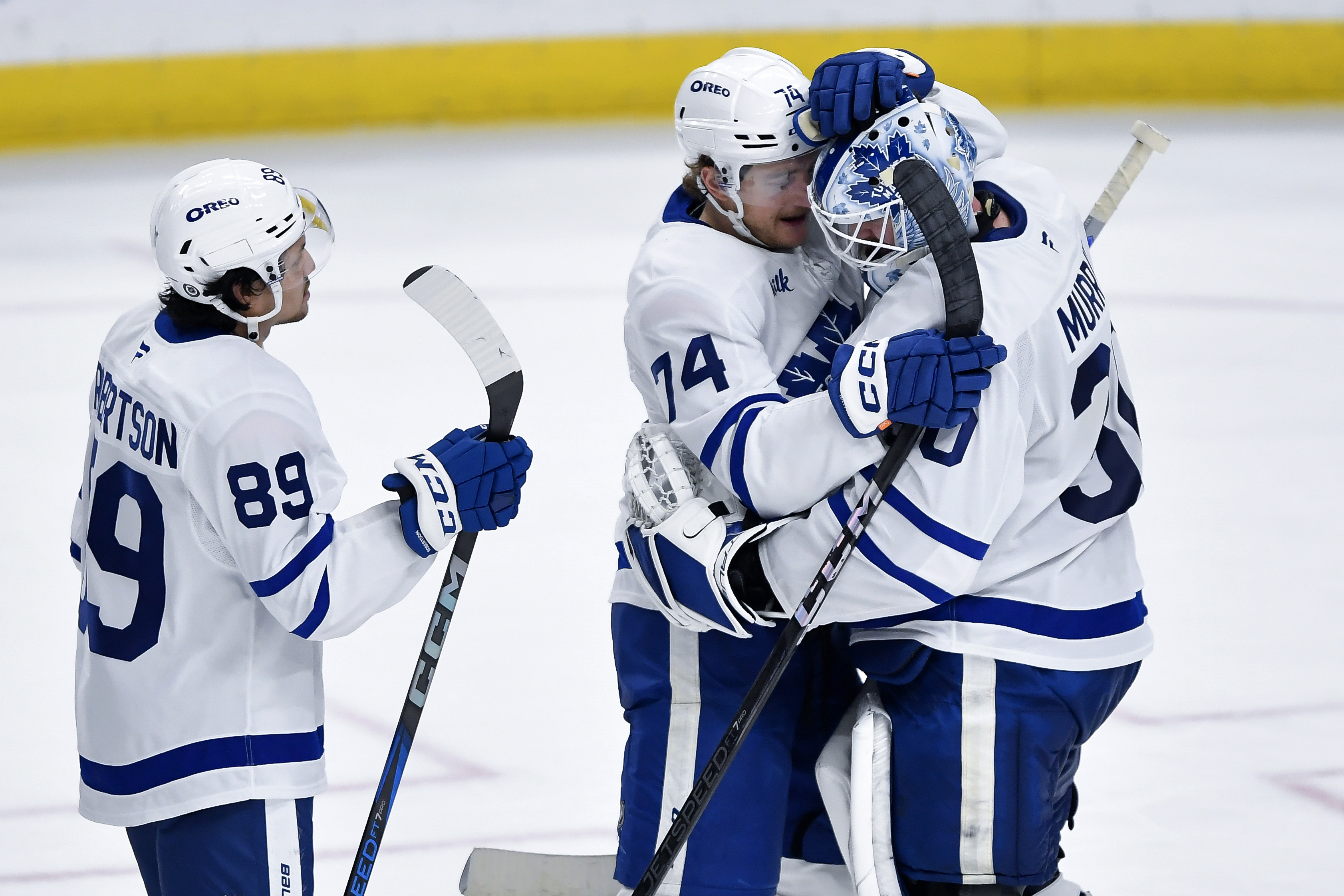 Matt Murray makes 25 saves for 1st NHL win in nearly 21 months as Maple Leafs beat Sabres 6-3