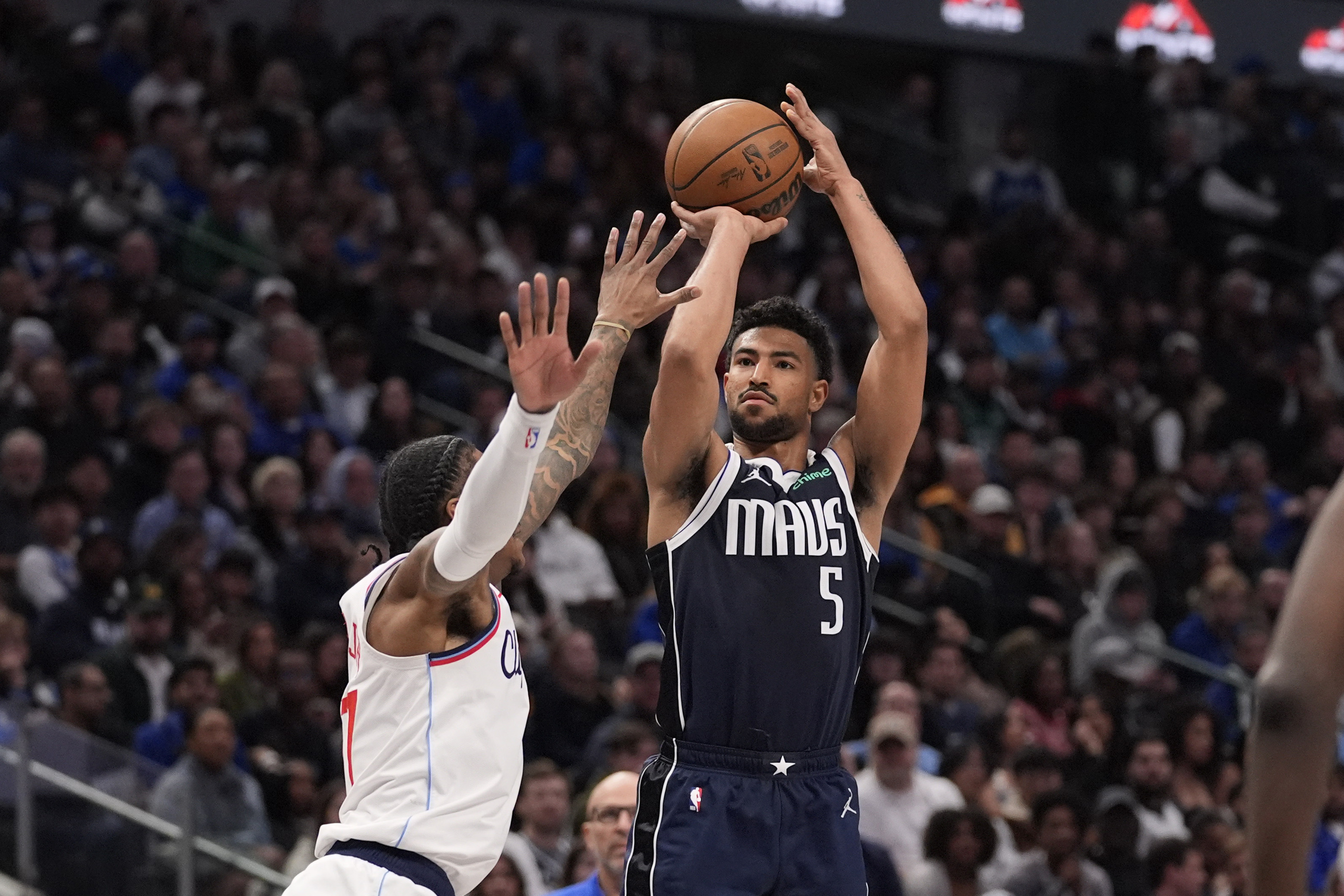 Quentin Grimes leads bench scoring barrage as Mavericks beat Clippers 113-97 without Luka Doncic