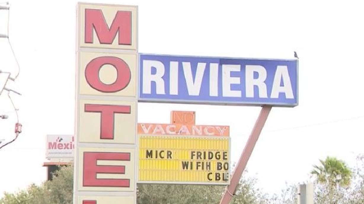 Florida woman accused of stabbing victim over bad tip after pizza delivery Florida woman accused of stabbing victim over bad tip after pizza delivery