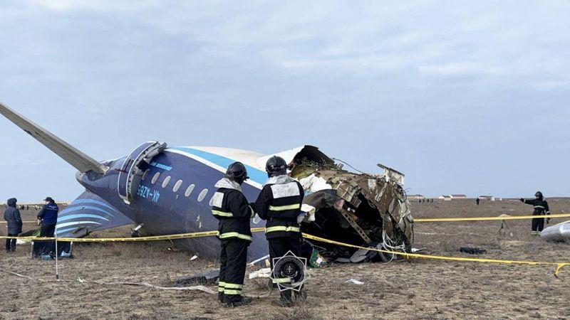 Passengers on crashed plane say they heard loud bang before it went down