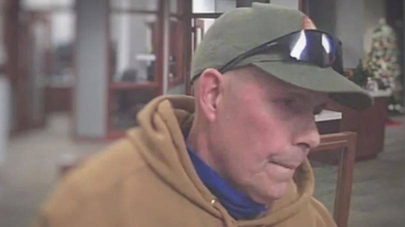 Bank robbery fail: Suspect hands teller a note, but handwriting can't be deciphered