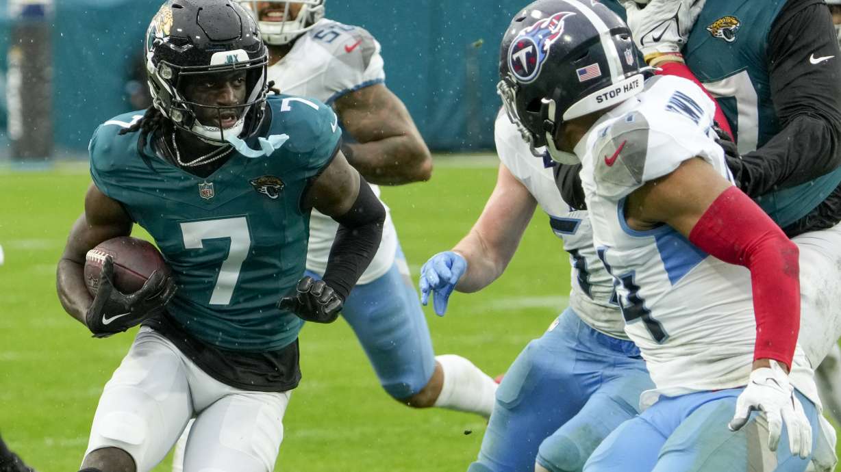 Jacksonville Jaguars wide receiver Brian Thomas Jr. (7) runs the ball during the first half of an NFL football game against the Jacksonville Jaguars, Sunday, Dec. 29, 2024, in Jacksonville, Fla.