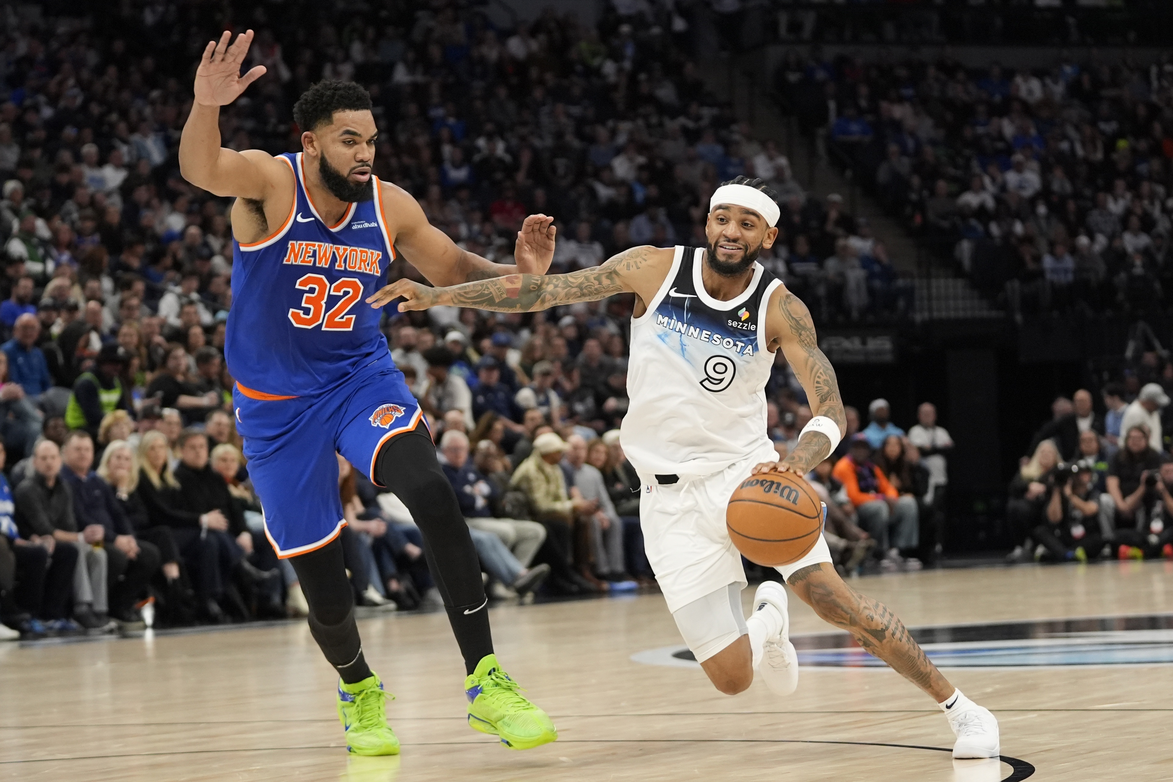 Timberwolves push back start time vs. Spurs because of issue with game court