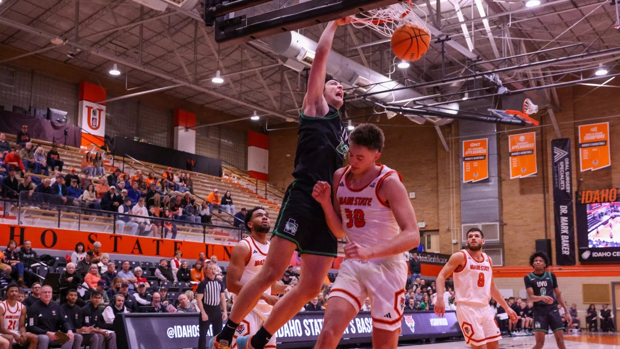 Family, basketball, and opportunity: Carter Welling's journey back to Utah