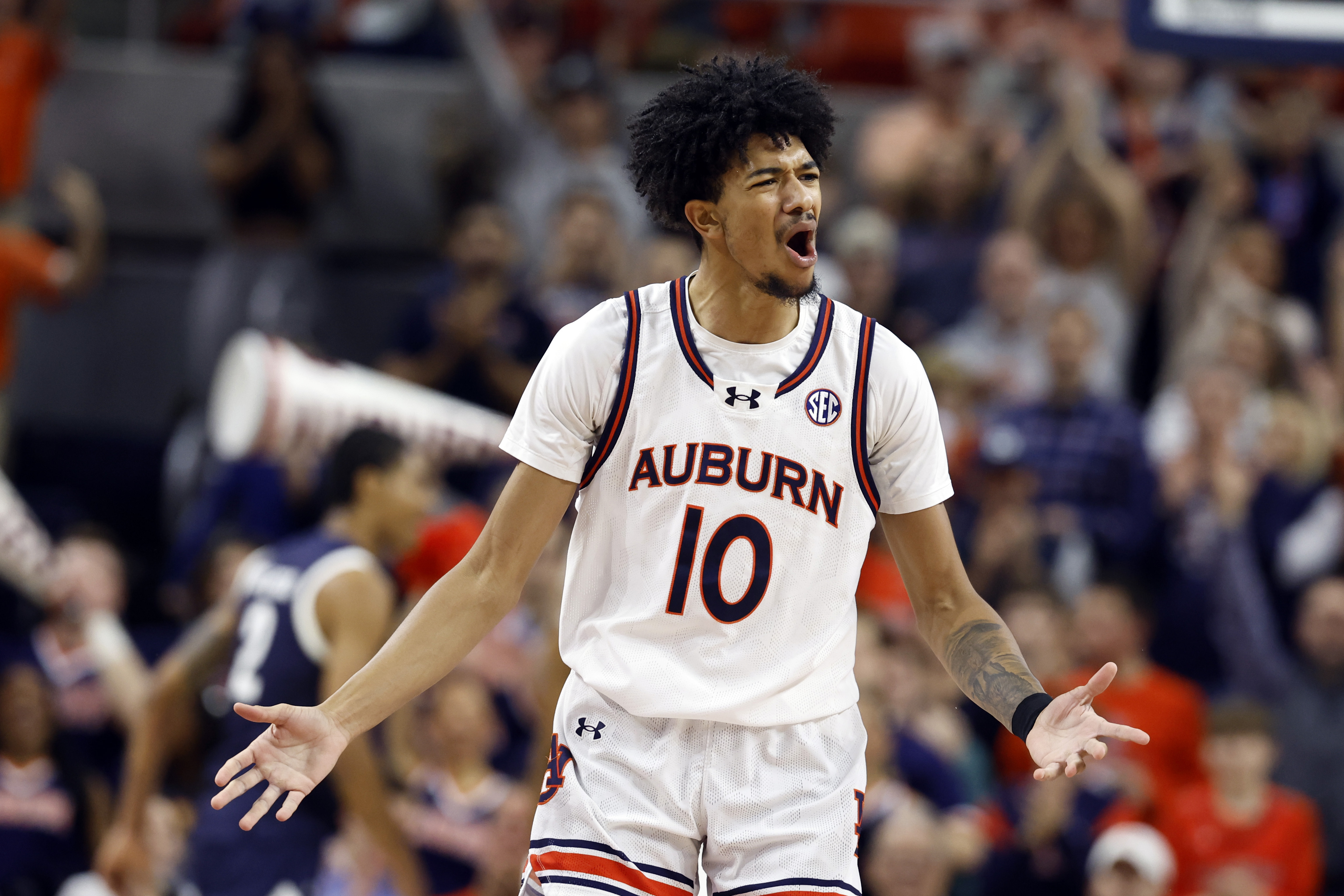 No. 2 Auburn routs Monmouth 87-58 to continue non-conference home win streak