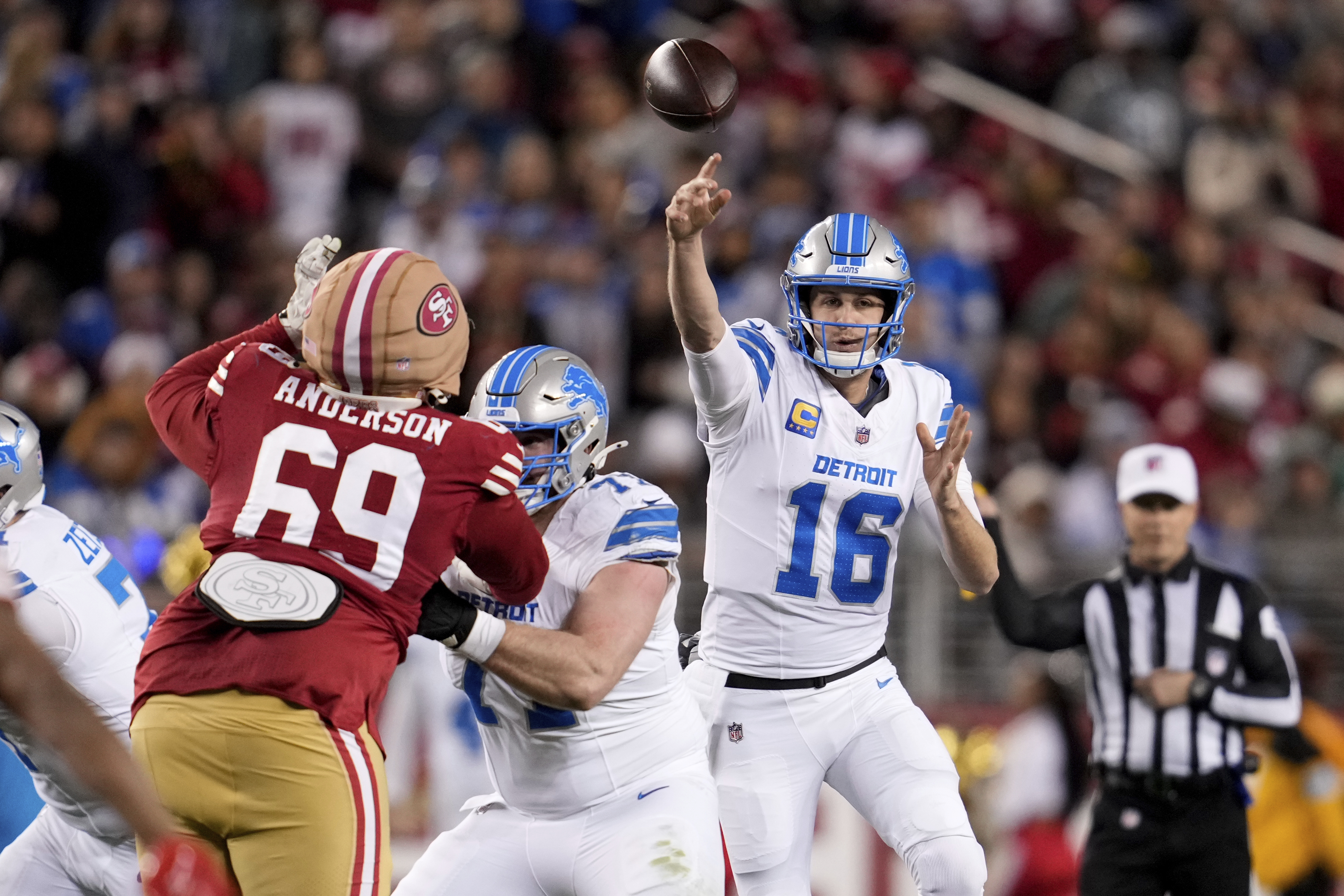 Detroit Lions quarterback Jared Goff (16) throws a pass during the first half of an NFL football game against the San Francisco 49ers, Monday, Dec. 30, 2024, in Santa Clara, Calif.