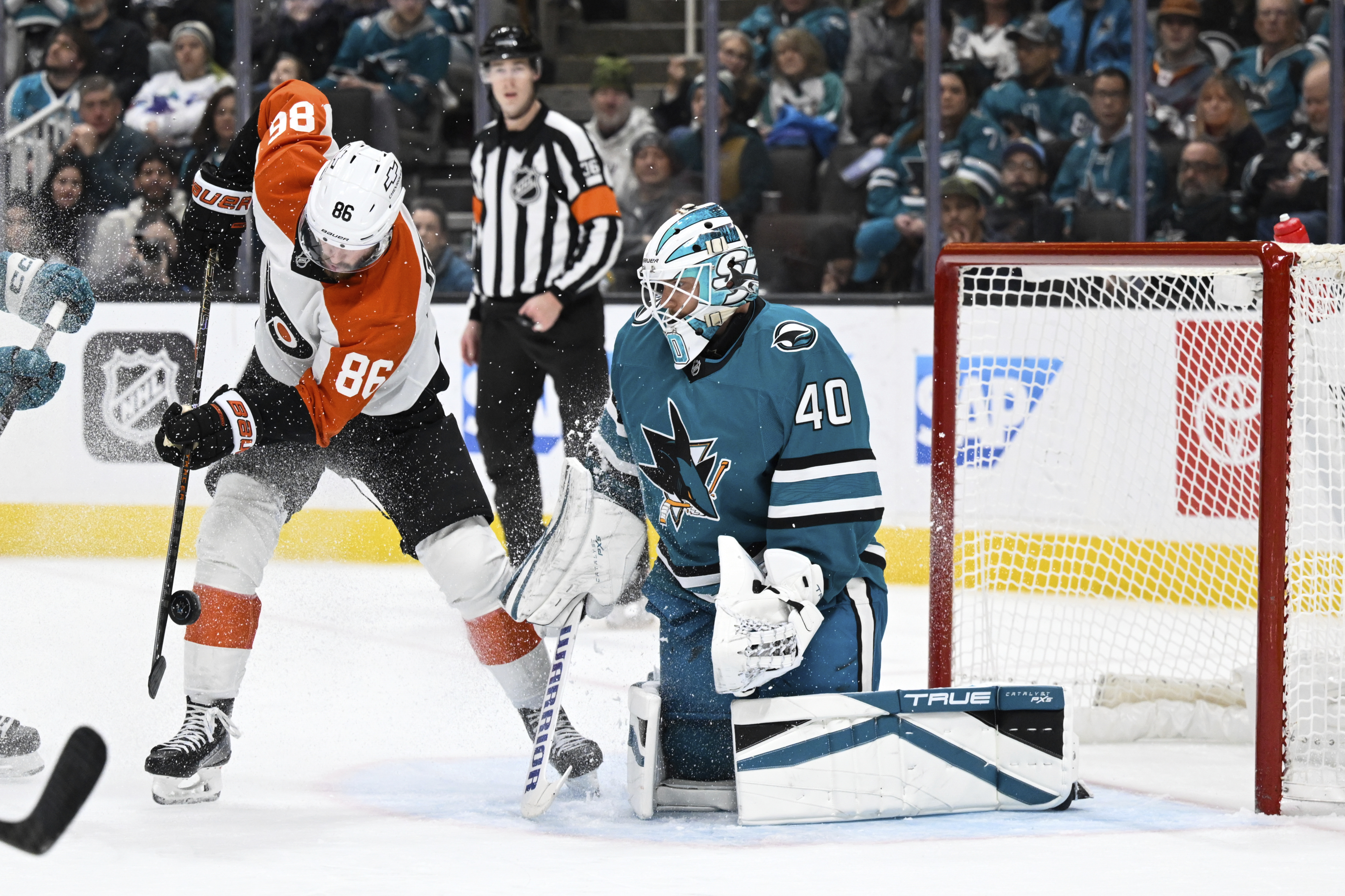 Travis Konecny scores team-leading 17th goal in Flyers' 4-0 shutout over Sharks