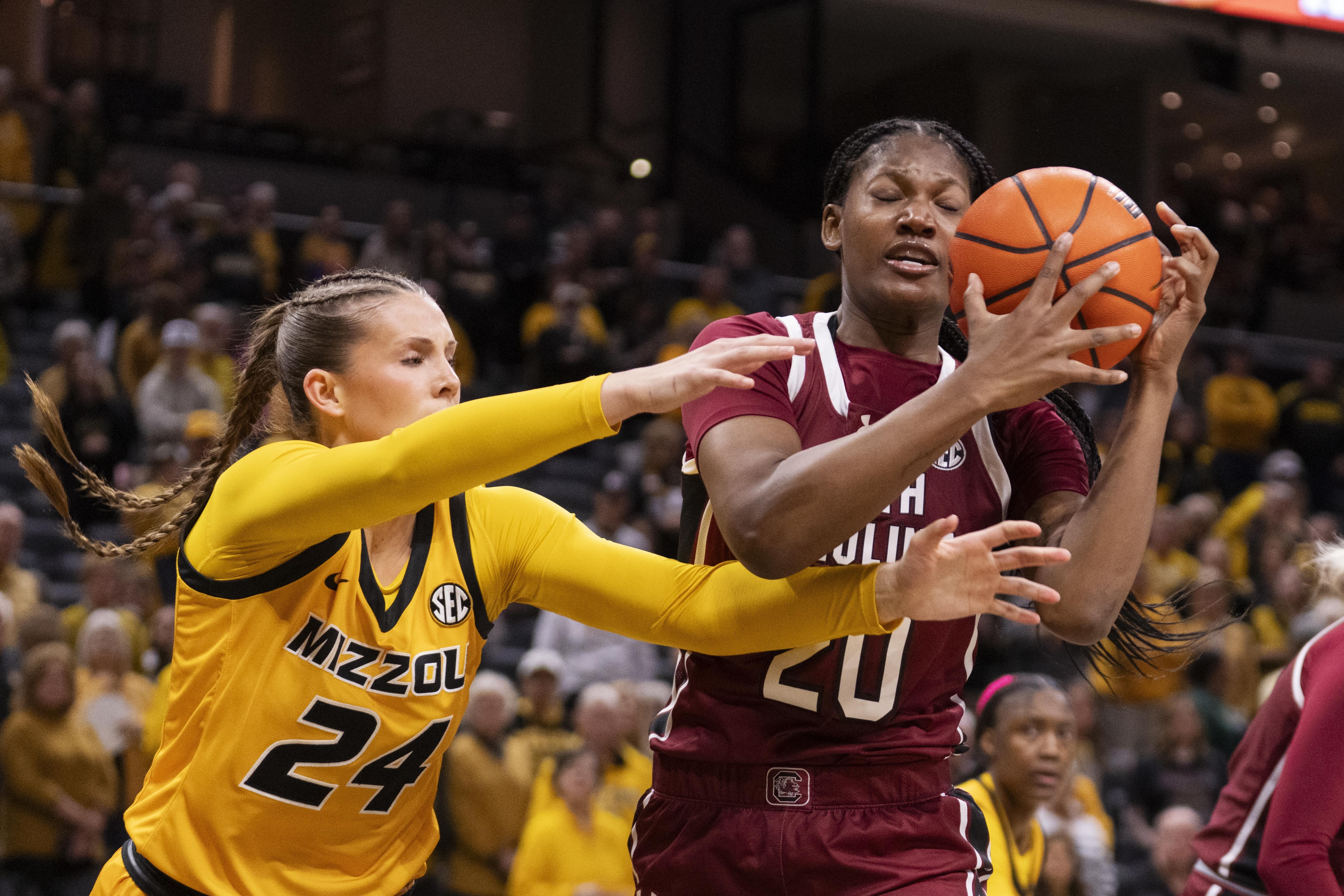 Fulwiley scores 17, No. 2 South Carolina uses 17-0 second-half run to beat Missouri, 83-52