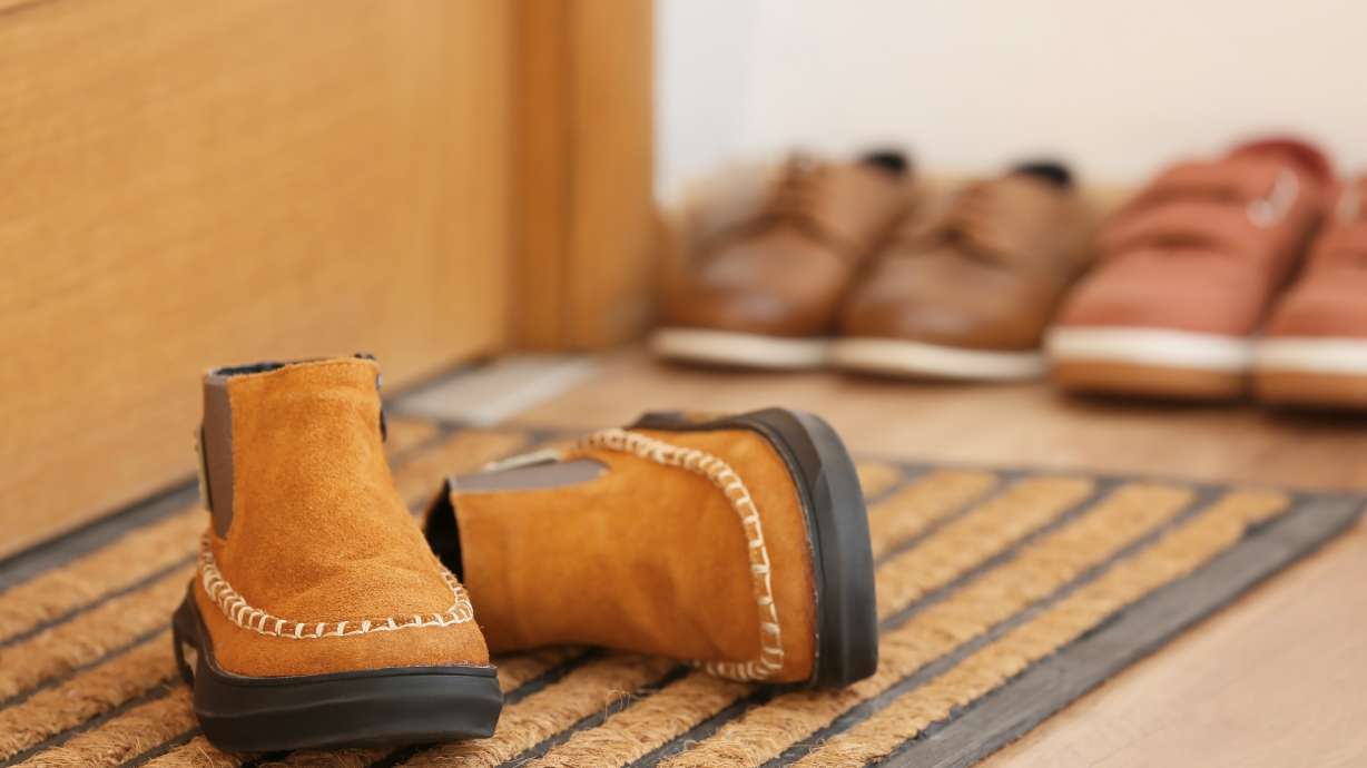 7 reasons you should never wear shoes in the house