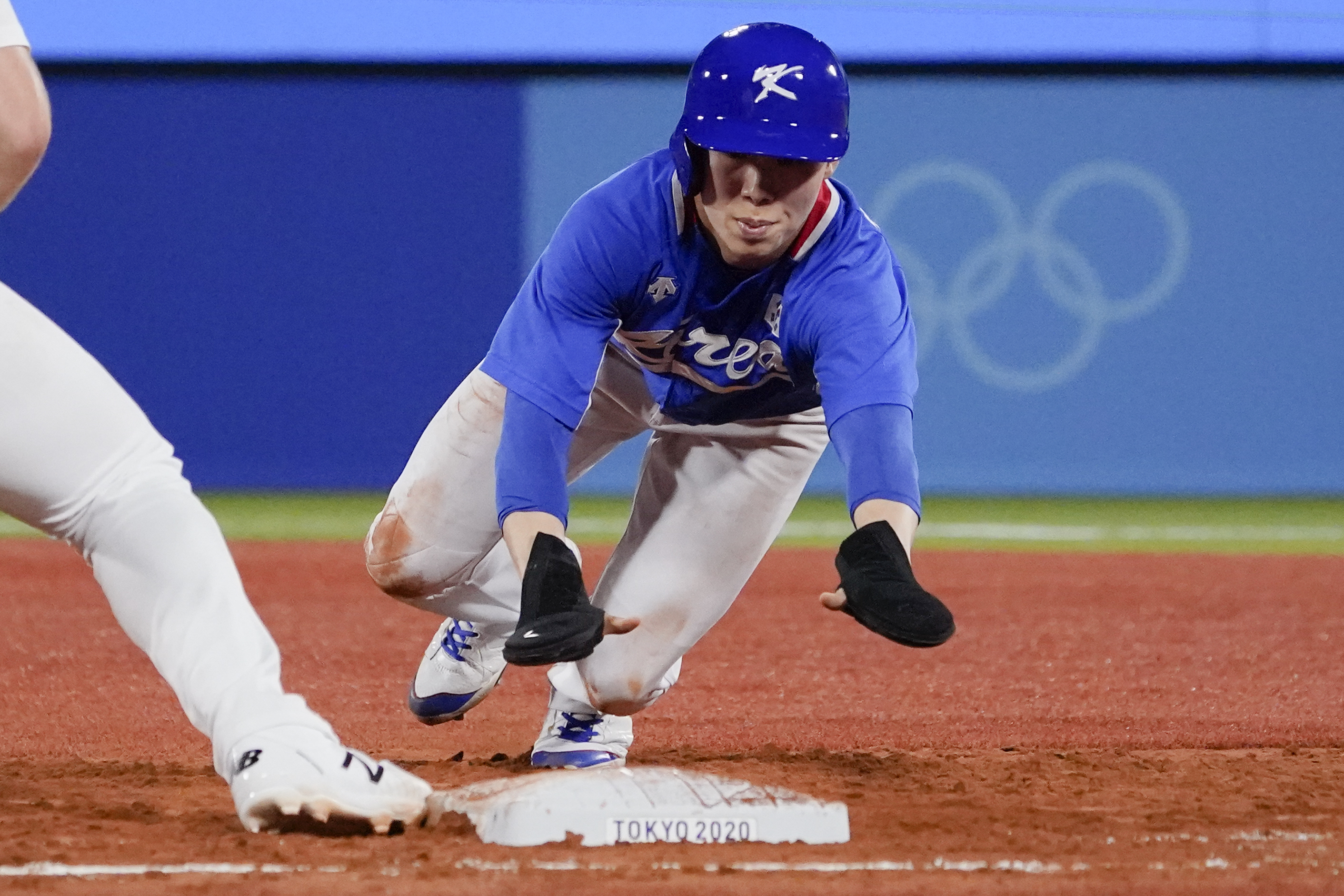 South Korean second baseman Hyeseong Kim agrees to $12.5M, 3-year deal with Los Angeles Dodgers