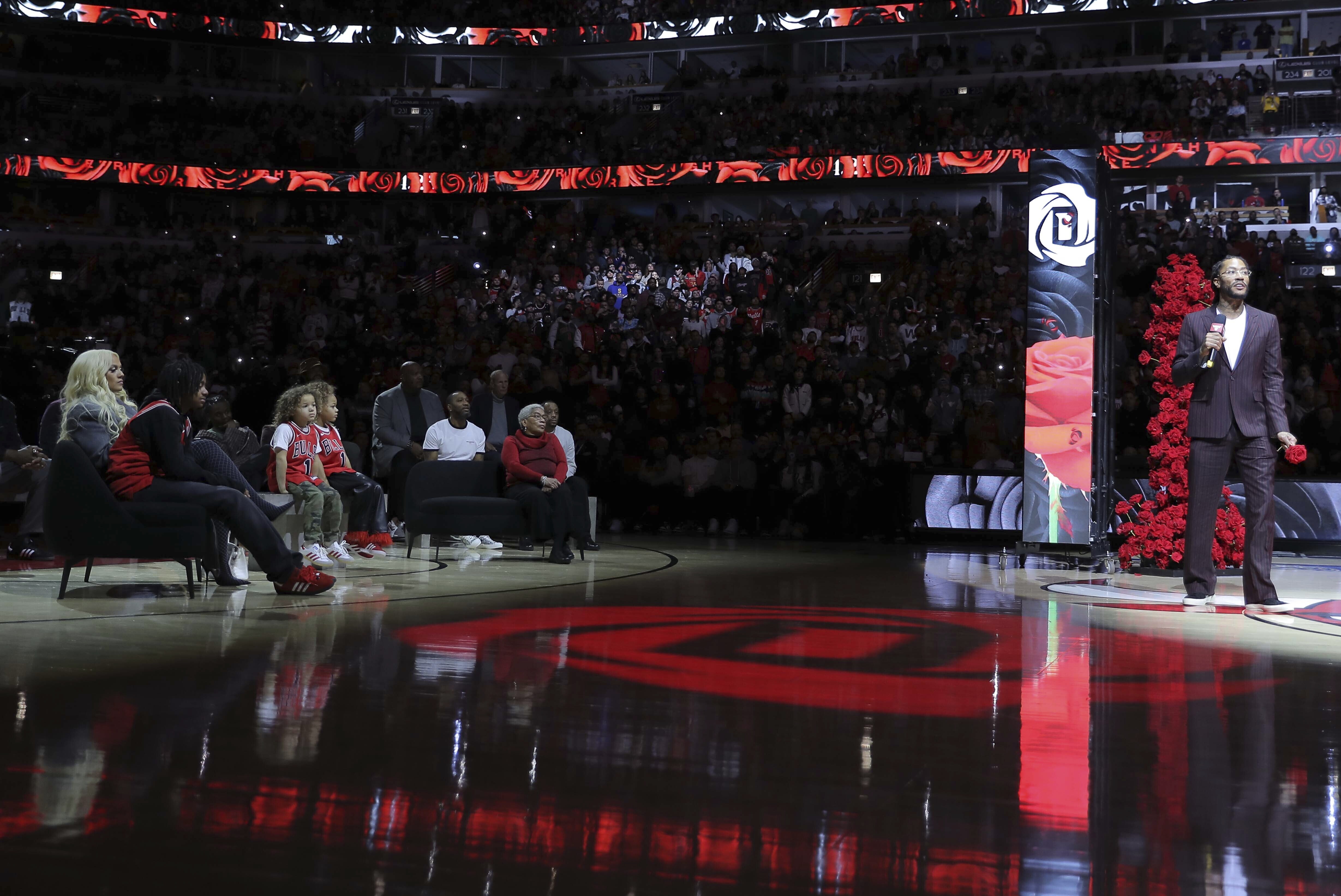 White nails career-high nine 3s, scores 33 as Bulls beat Knicks 139-126 after honoring Rose