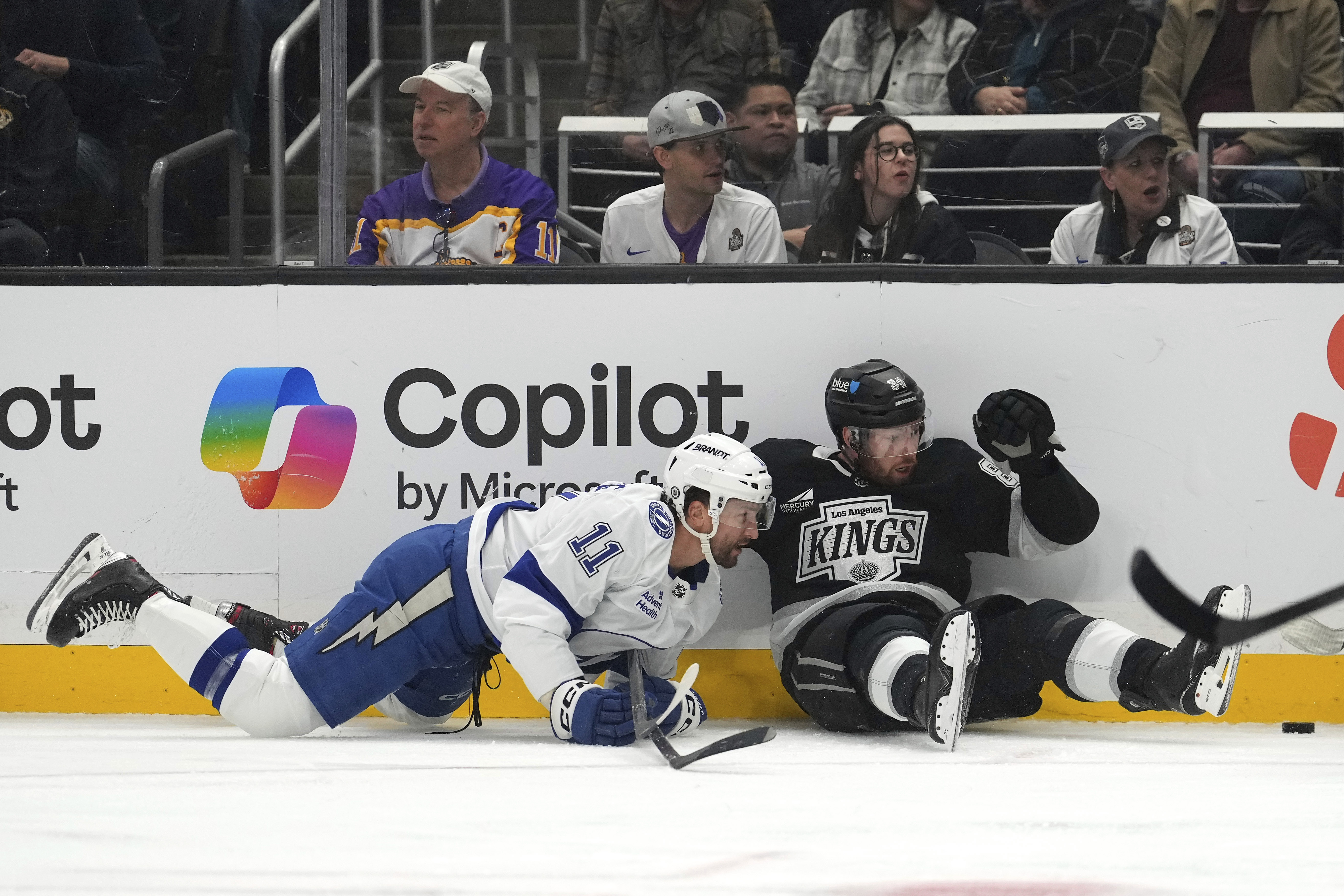 Adrian Kempe scores late, and the Kings beat the Lightning 2-1 for a 4-game winning streak