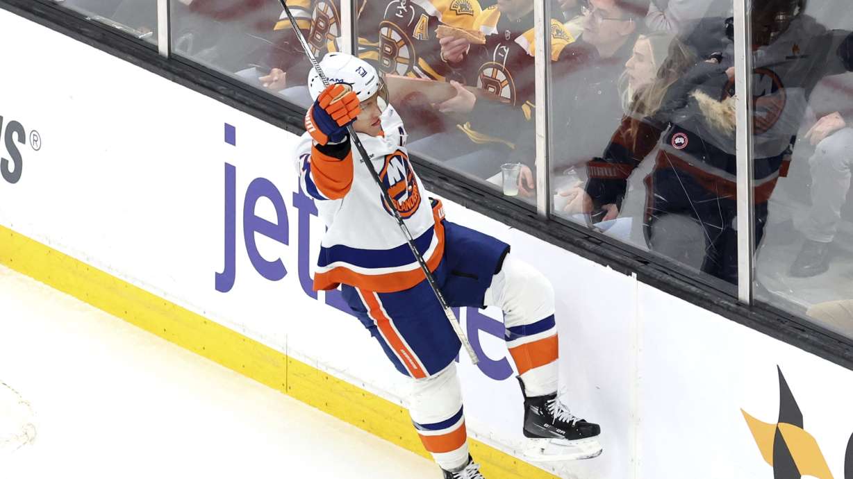 New York Islanders left wing Anders Lee celebrates in front of Boston Bruins fans after scoring during the second period of an NHL hockey game, Sunday, Jan. 5, 2025, in Boston, Mass.