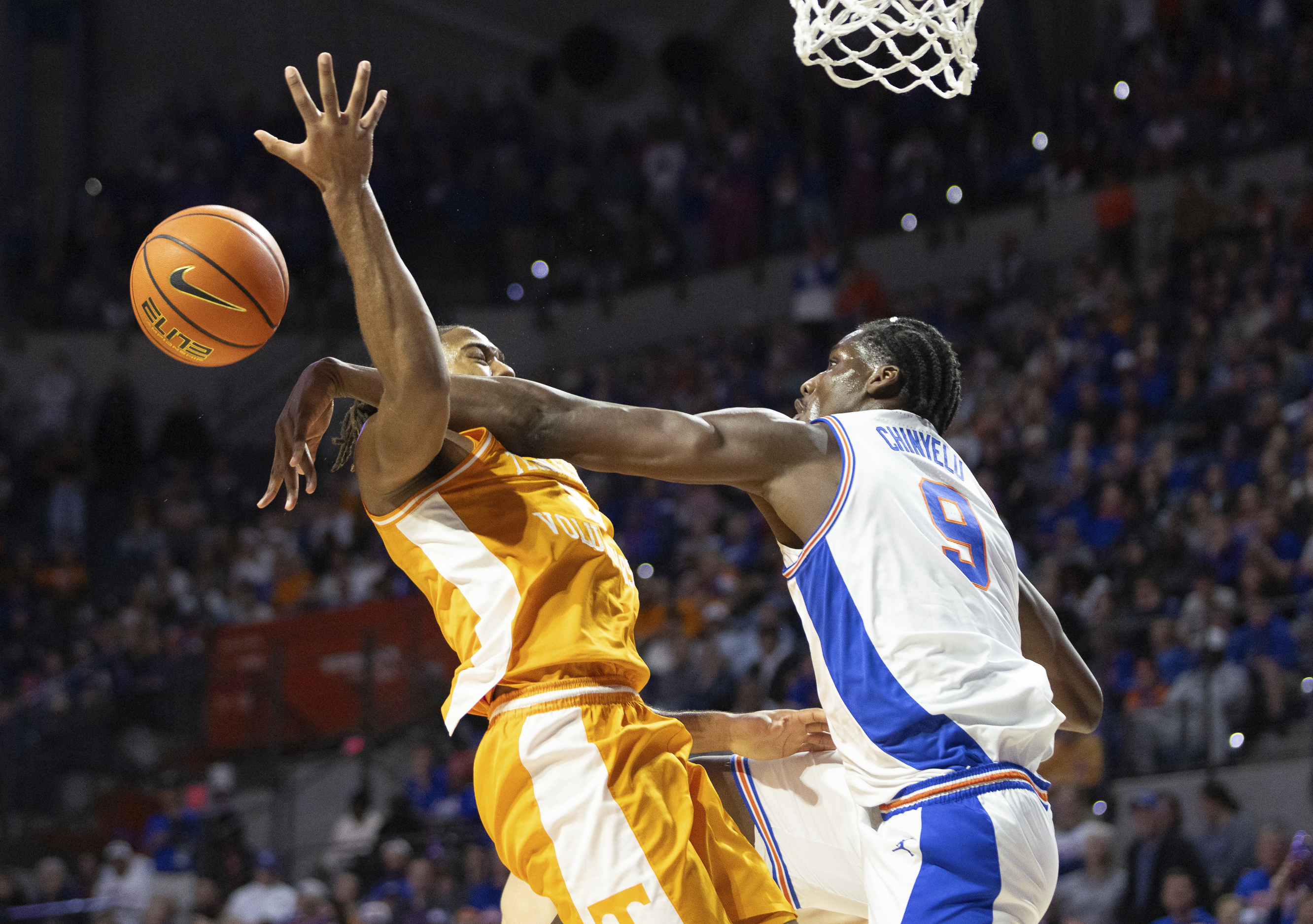 No more unbeatens: No. 8 Florida topples top-ranked Tennessee 73-43 with stifling defense