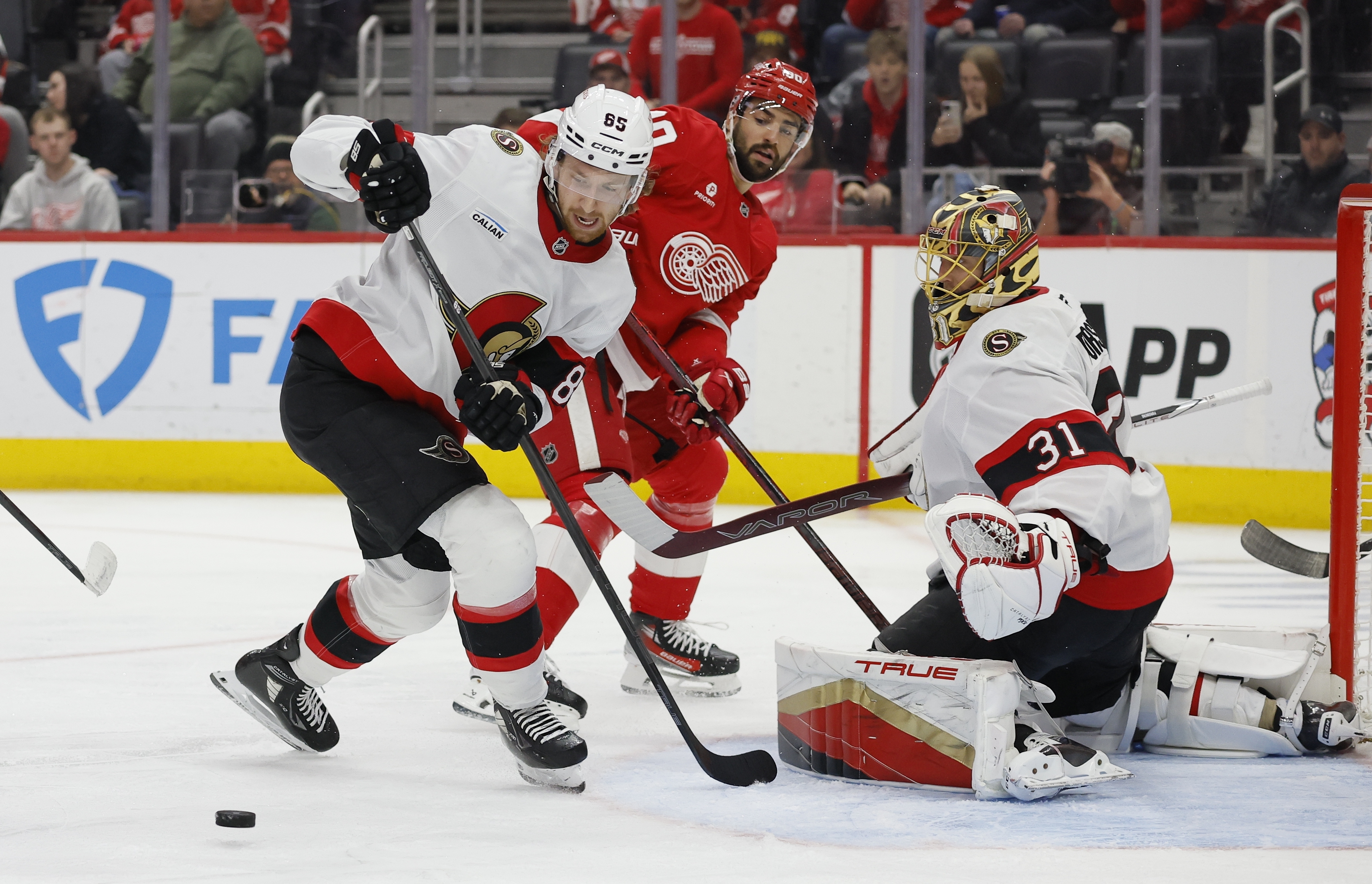 Patrick Kane's power-play goal in OT lifts Red Wings past Senators for 5th straight victory