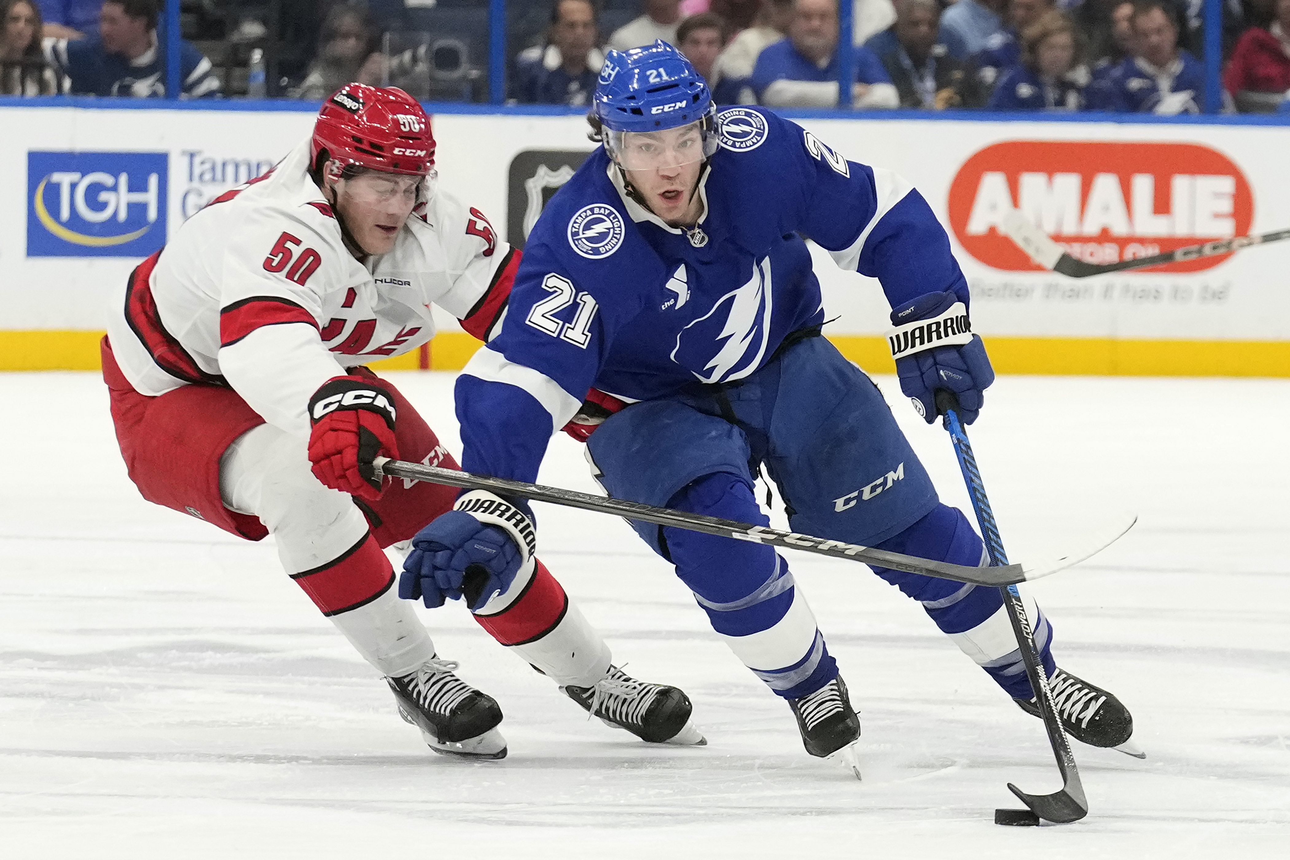 Brayden Point scores with 52 seconds to play to lift Lightning to 3-2 win over Hurricanes