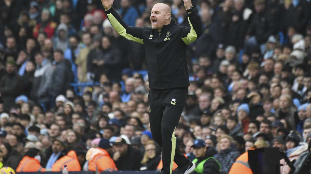 Everton's head coach Sean Dyche gestures during the English Premier League soccer match between Manchester City and Everton at the Etihad stadium in Manchester, Thursday, Dec. 26, 2024.