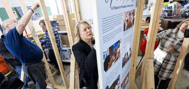 Jimmy Carter honored in Salt Lake City and elsewhere by Habitat for Humanity with ceremonial wall