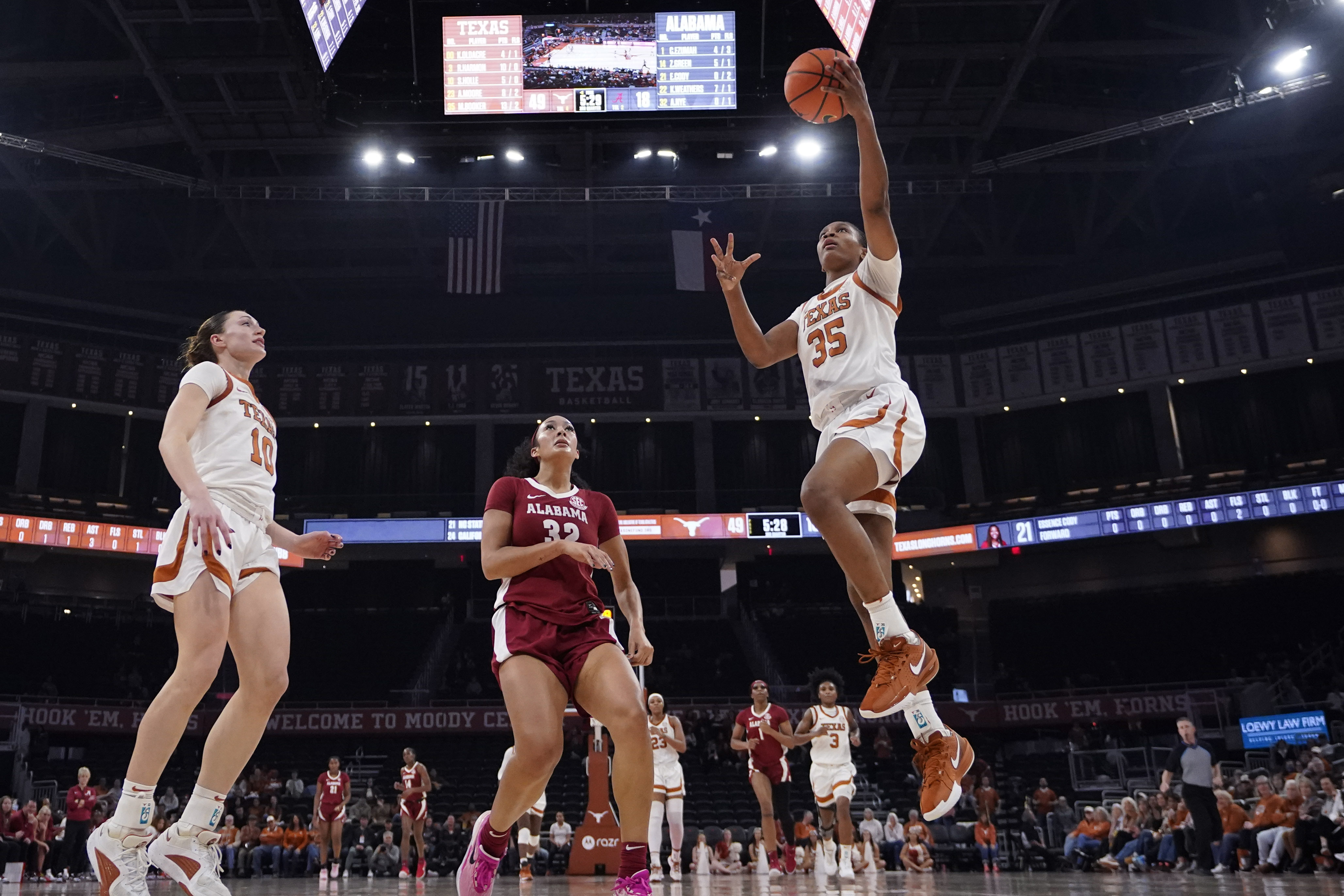 Booker leads No. 5 Texas to 84-40 win over No. 18 Alabama