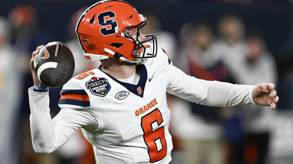 Syracuse quarterback Kyle McCord (6) passes during the first half of the Holiday Bowl NCAA college football game against Washington State Friday, Dec. 27, 2024, in San Diego.