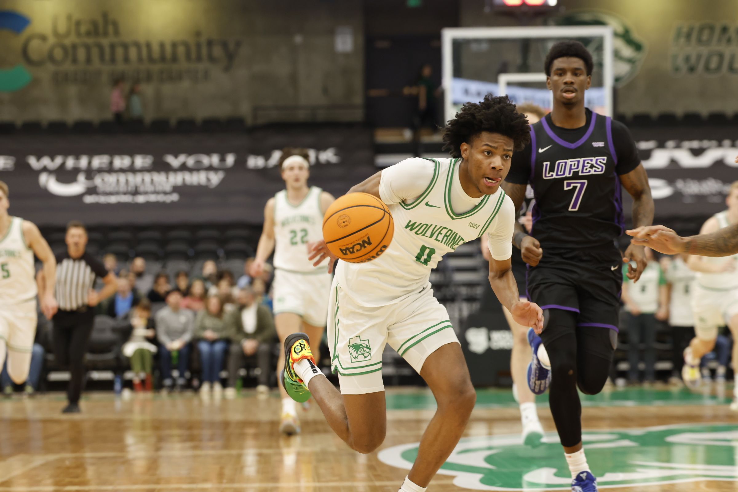 Late game heroics lifts Utah Valley to 6th straight win