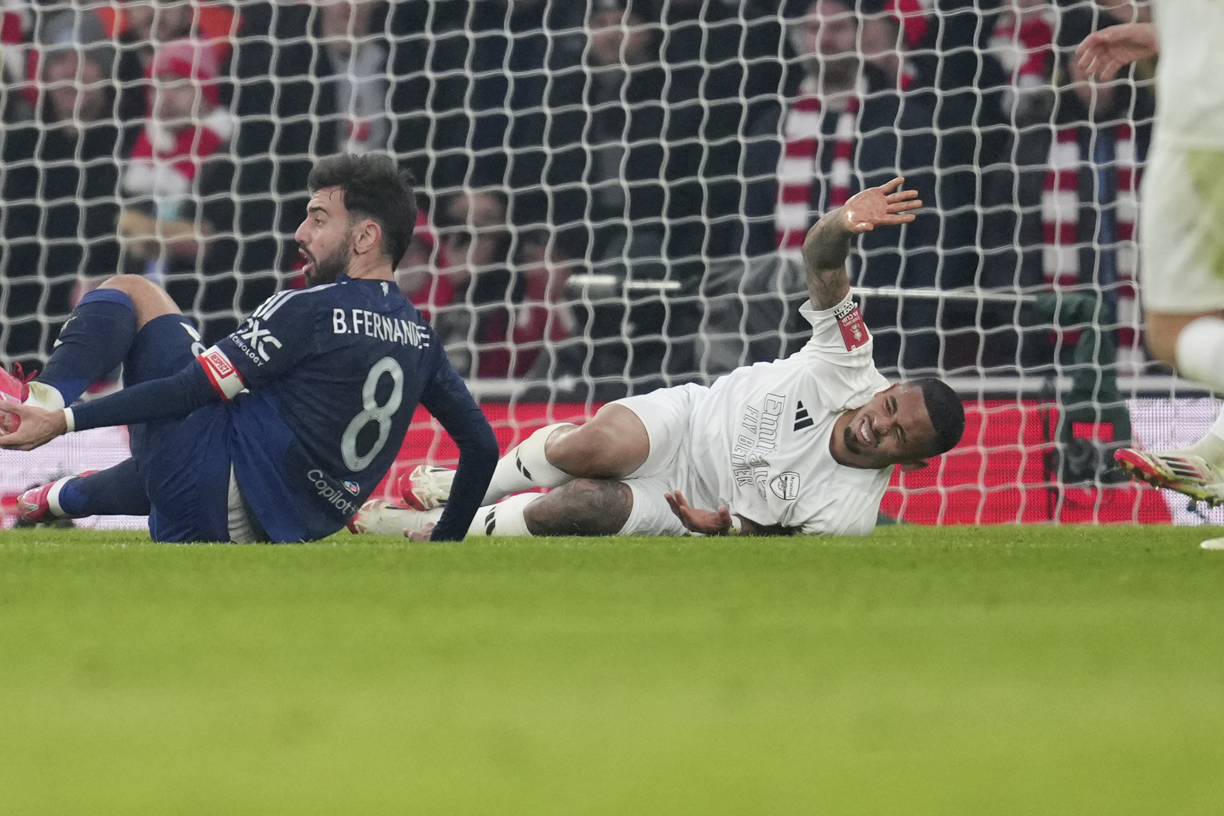 Gabriel Jesus' knee injury is a 'big worry' to Arsenal manager Arteta | KSL.com