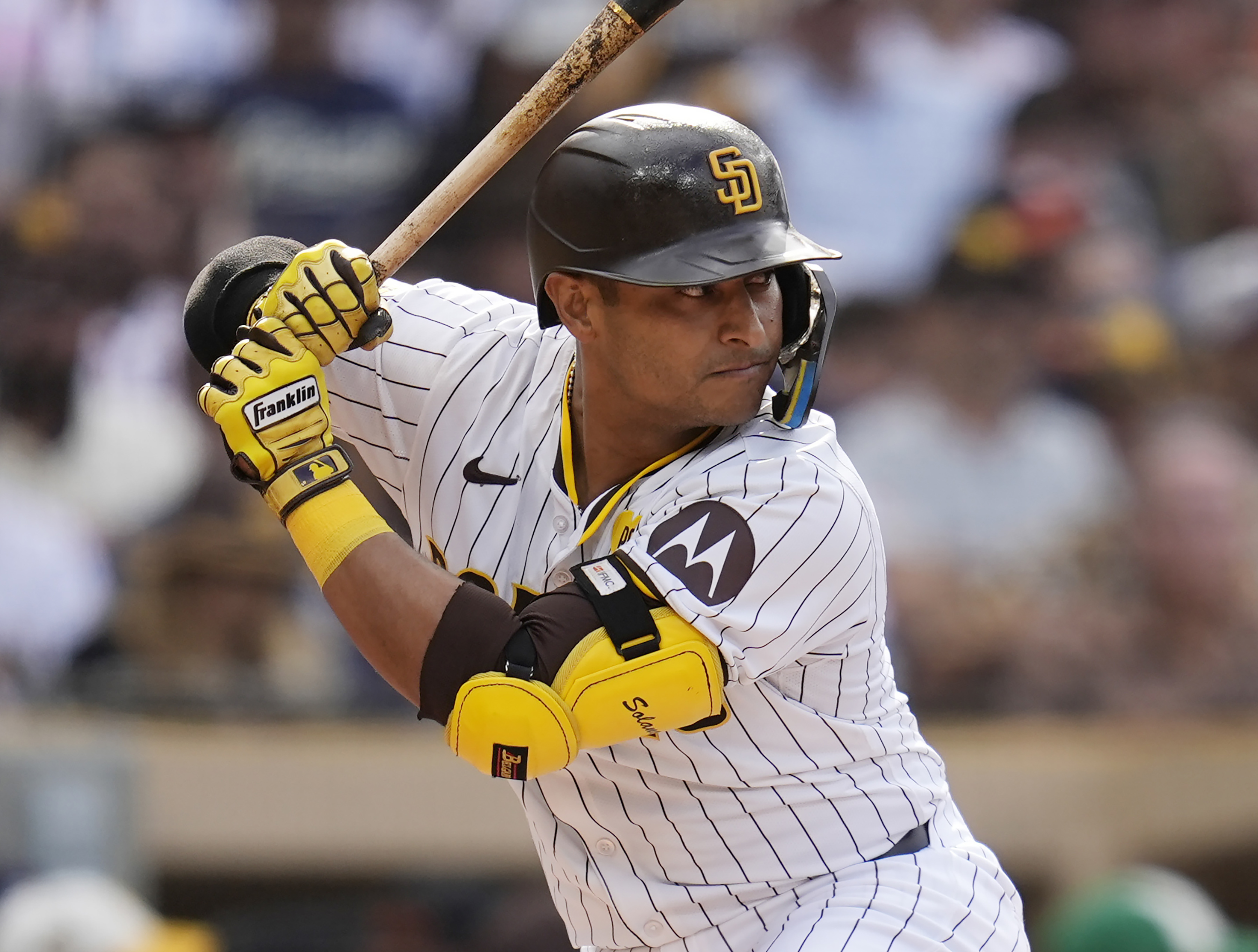 Donovan Solano and Mariners finalize $3.5 million, 1-year contract