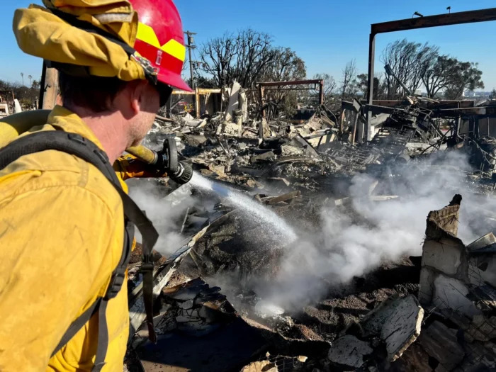 Utah firefighters working long shifts to help battle California fires