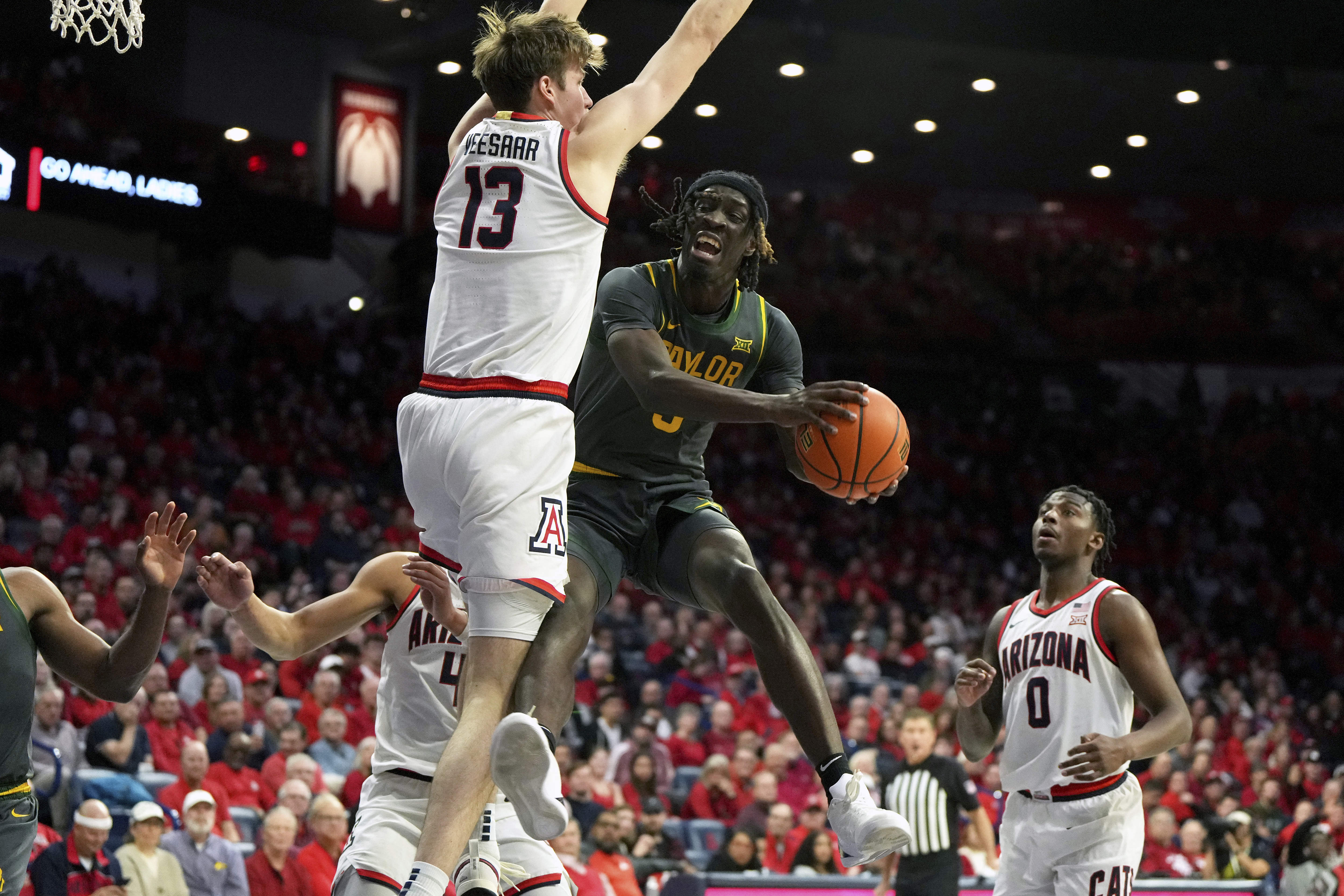 Veesaar scores 19 as Arizona knocks off No. 25 Baylor 81-70 for 7th straight win