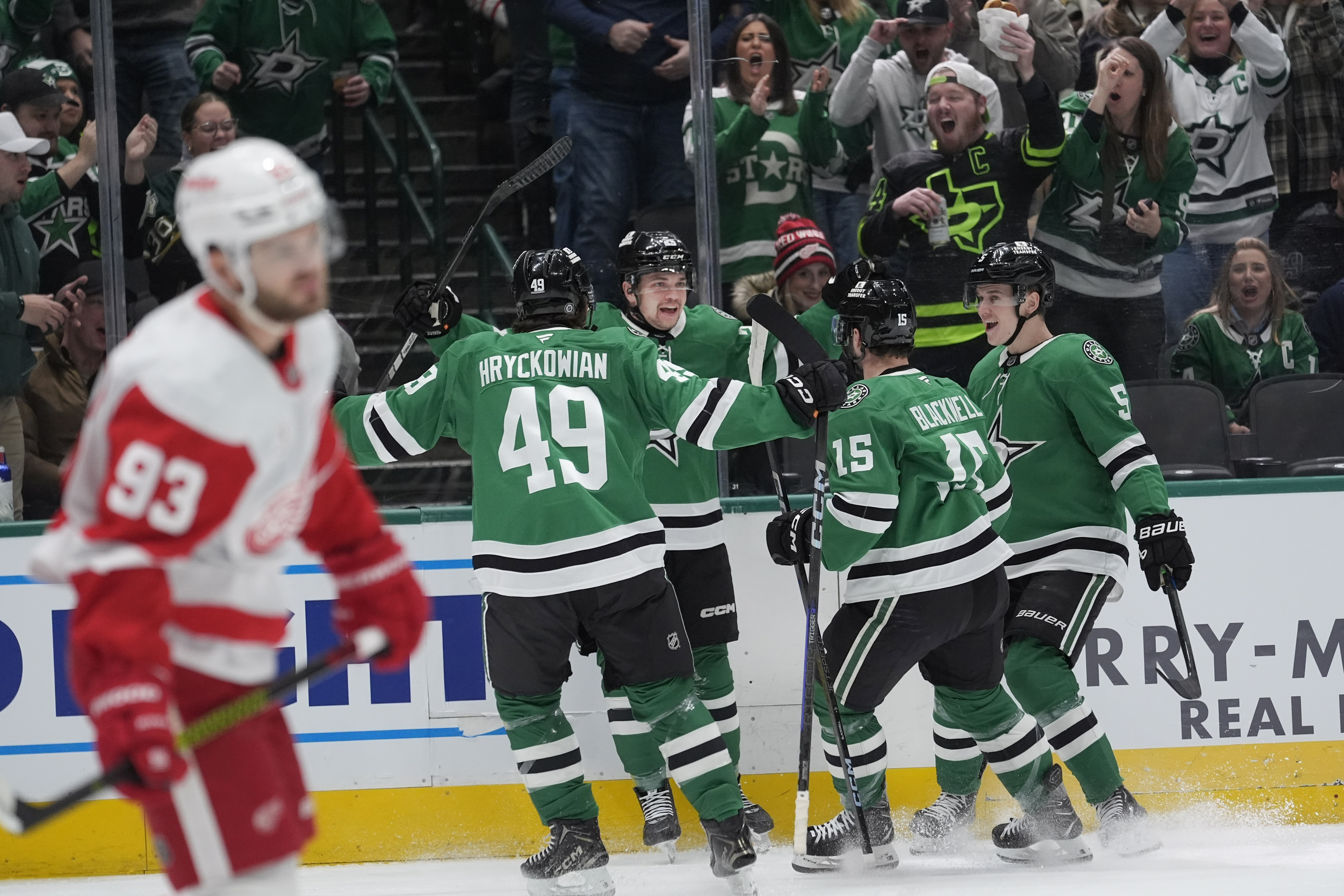 Robertson has goal and assist, Oettinger makes 33 saves as Stars beat Red Wings 4-1