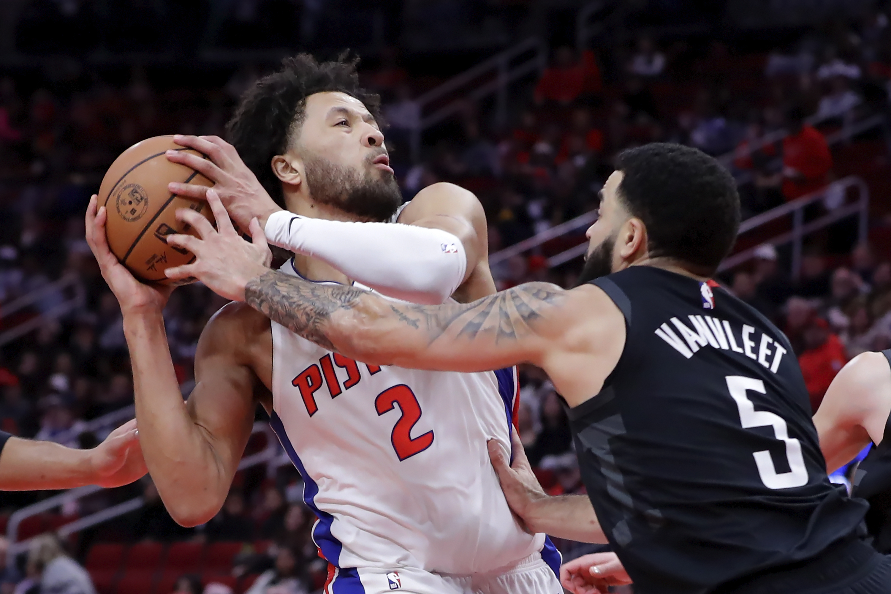 Cunningham scores 32 points to lead the Pistons over the Rockets 107-96