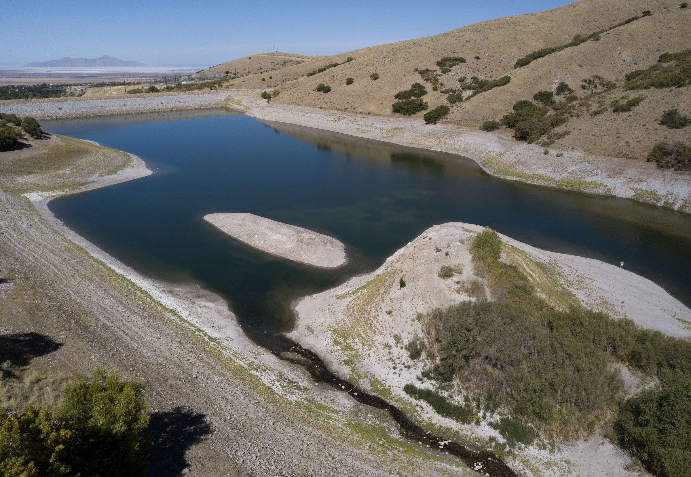 Popular Tooele County reservoir temporarily closed over 'dangerous' ice conditions