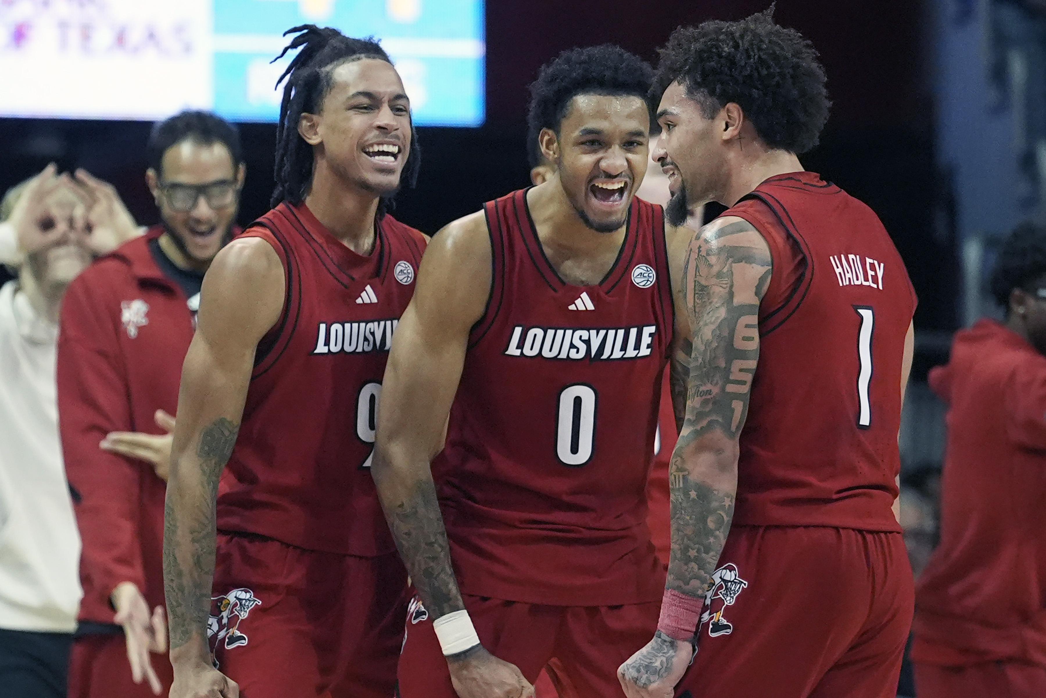 No. 25 Louisville overwhelms SMU 98-73 in first game in 4 years as a ranked team