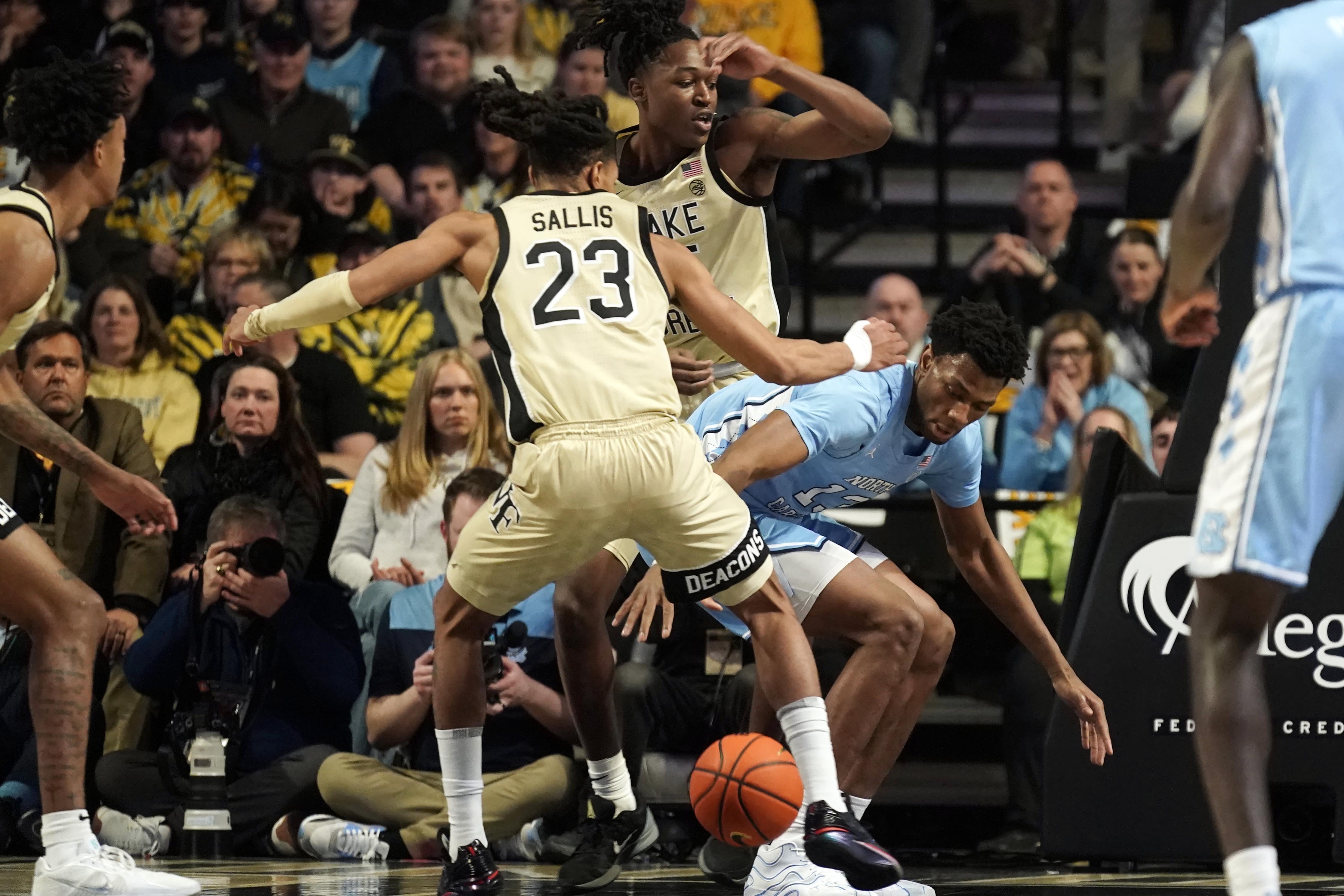 Hildreth scores 20 to help Wake Forest beat UNC 67-66, win 6th in a row