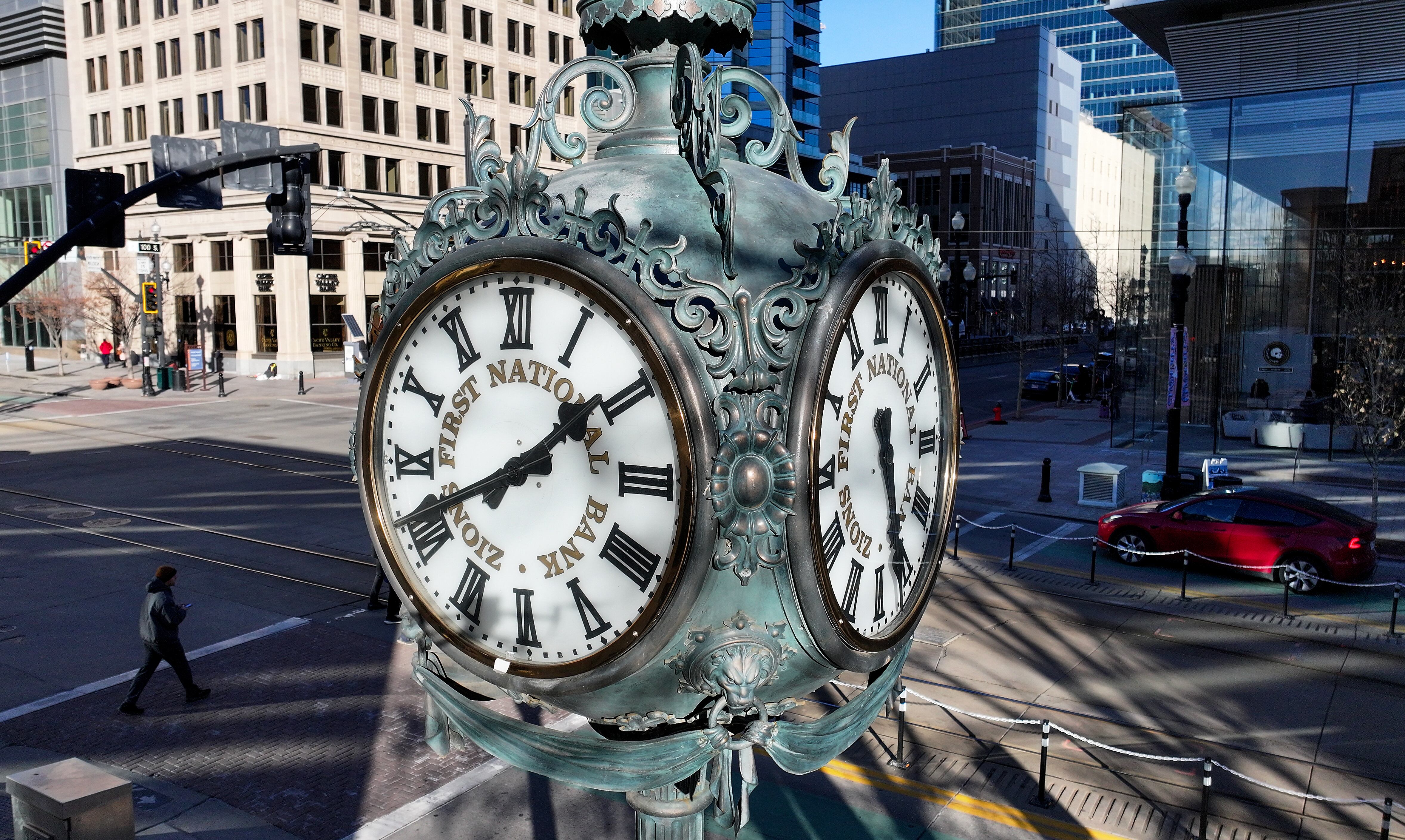 Utah lawmakers advance with plan to kill daylight saving time