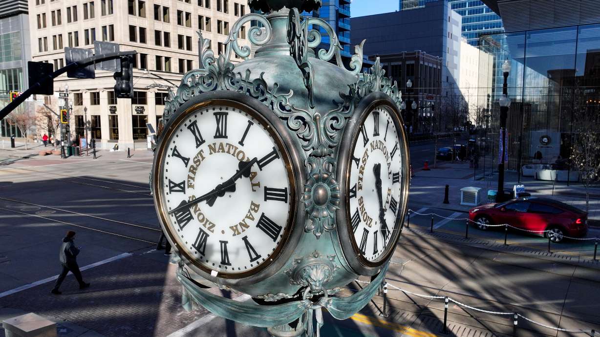 A clock is pictured on Main Street in Salt Lake City on Wednesday. A proposed bill would keep Utah perpetually on standard time until the federal government allows Utah to observe Mountain Daylight Time year-round.