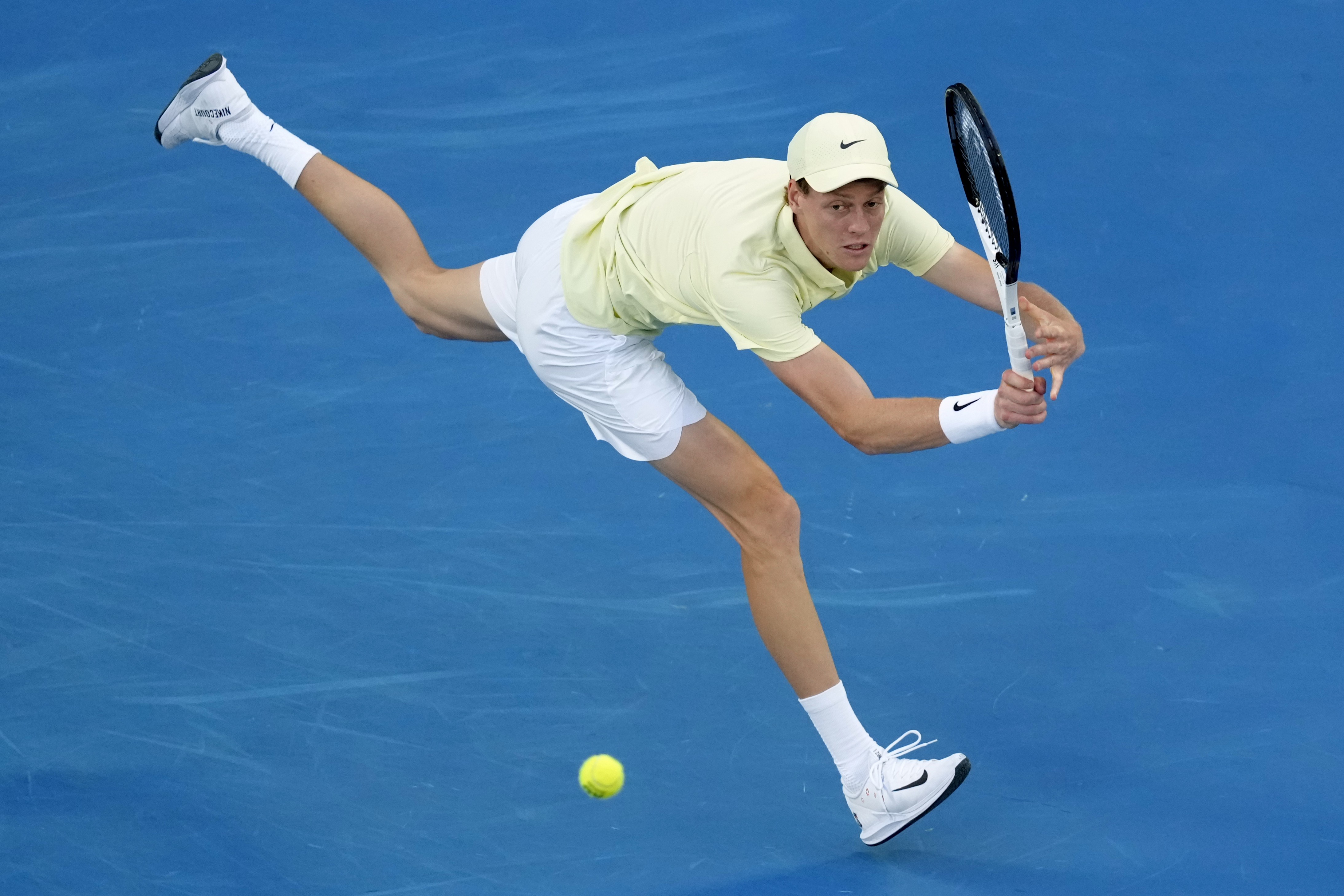 Jannik Sinner beats Alexander Zverev in 3 sets for his second Australian Open title in a row