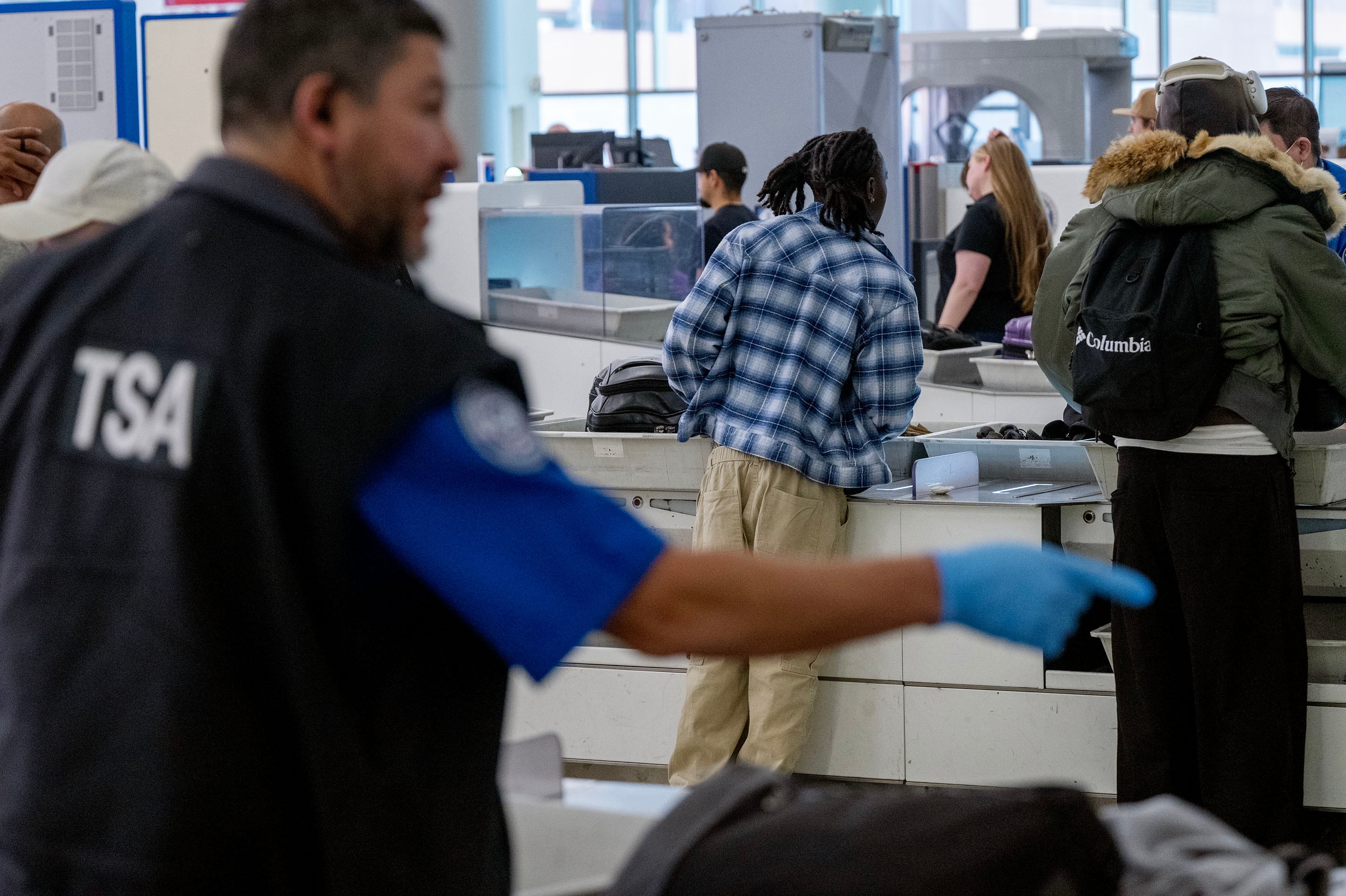 Sen. Mike Lee renews call to eliminate TSA