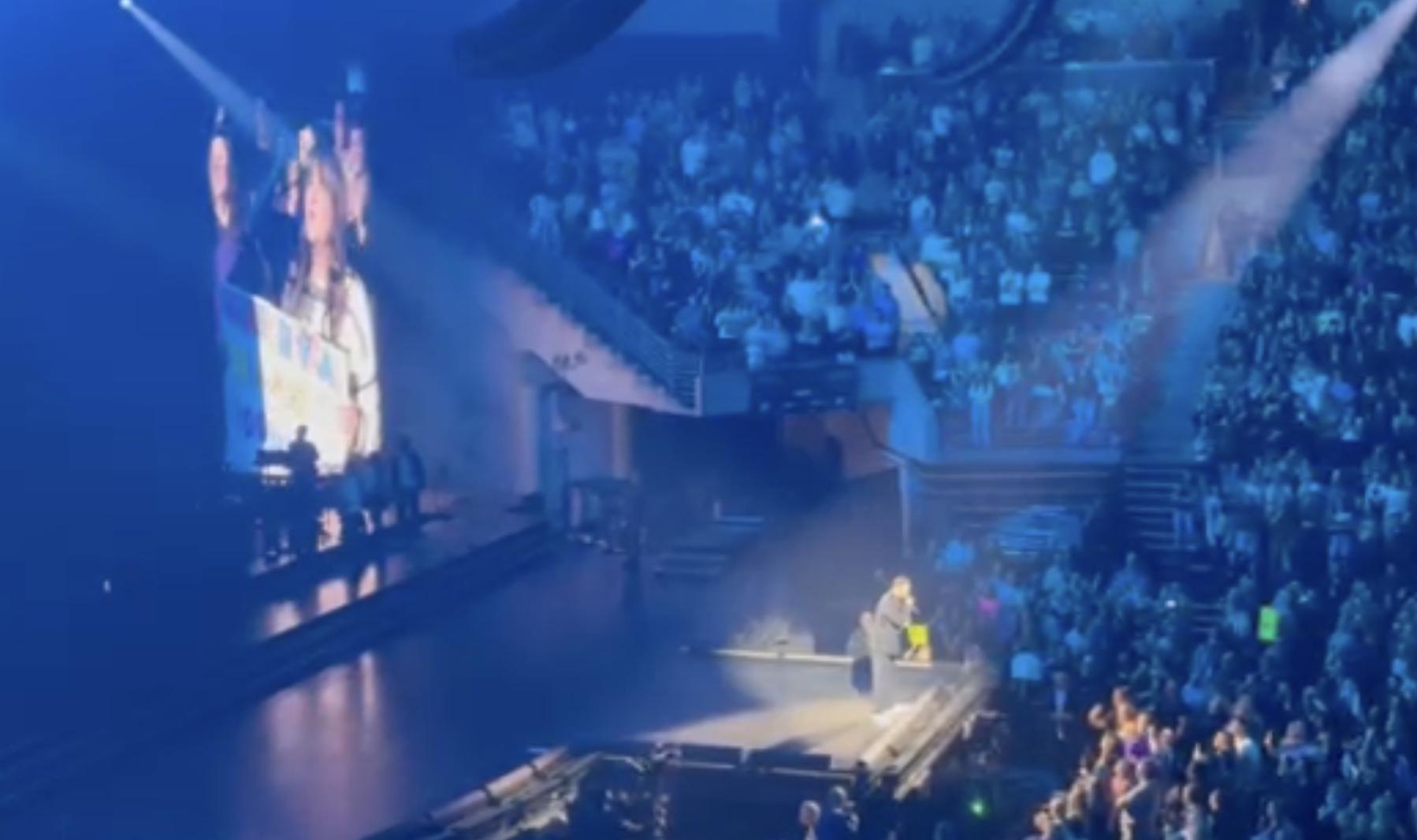 Justin Timberlake helps Utah County mom with gender reveal during concert