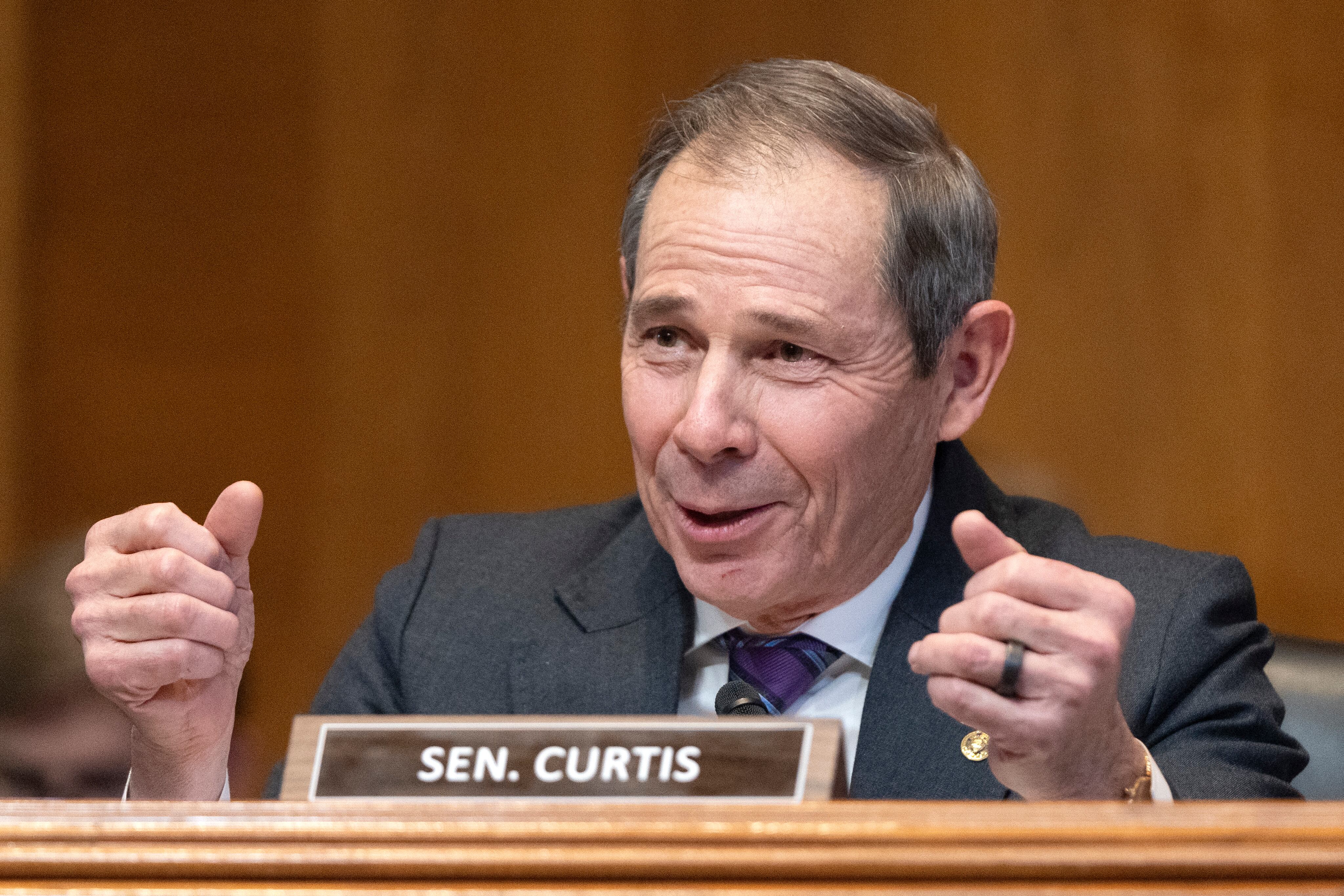 Sen. Curtis pushes to enforce sanctions on Chinese companies engaging in US intellectual theft