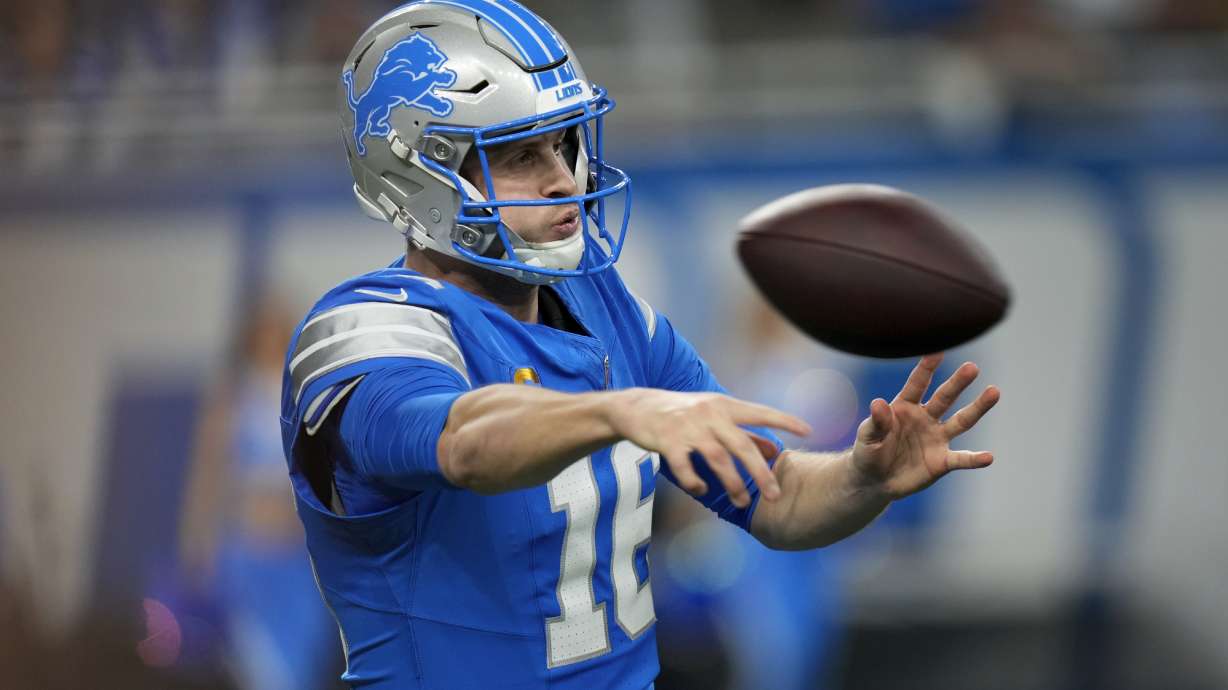 Detroit Lions quarterback Jared Goff (16) throws against the Washington Commanders during the second half of an NFL football divisional playoff game, Saturday, Jan. 18, 2025, in Detroit.